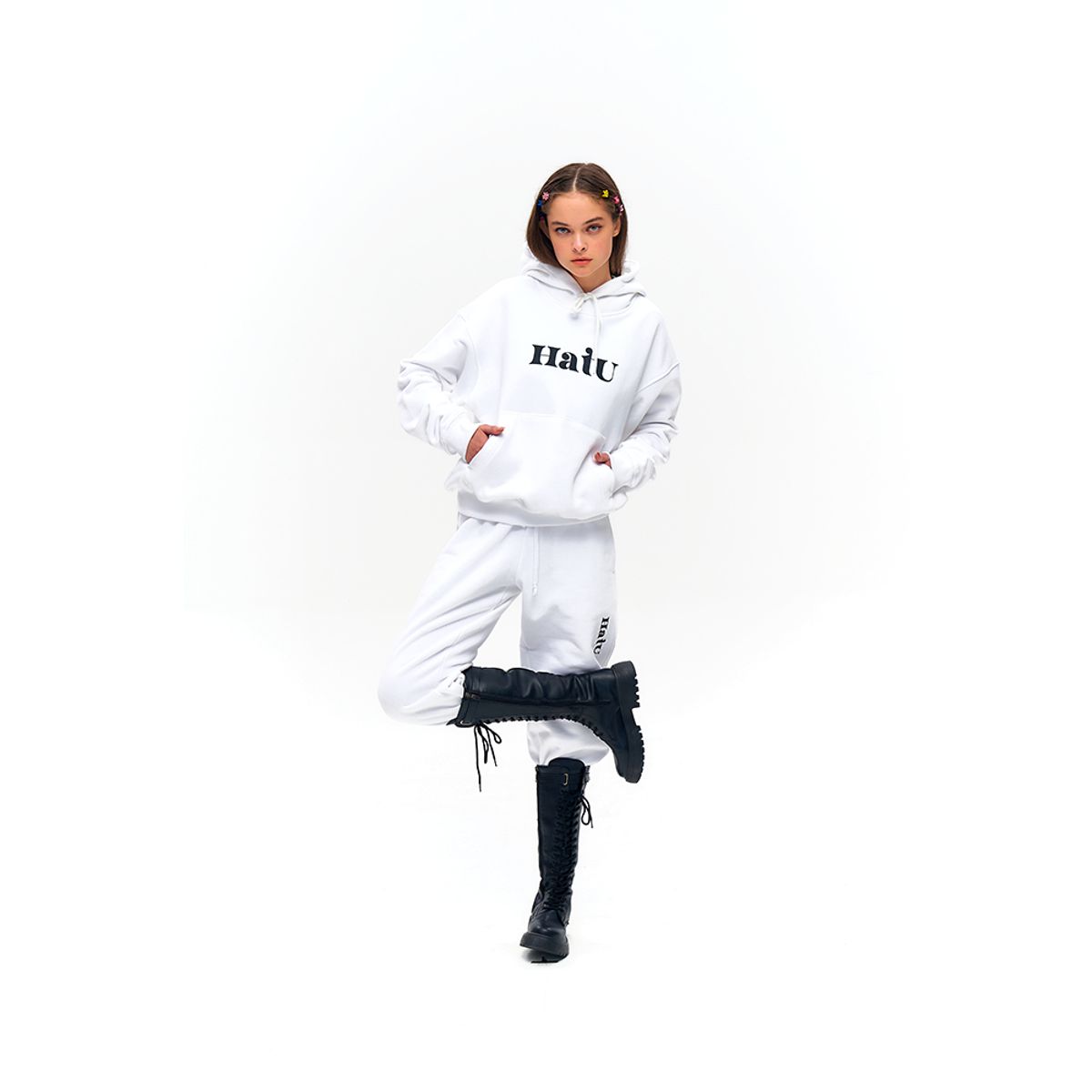하투(HATU) ORIGINAL LOGO JOGGERS WHITE