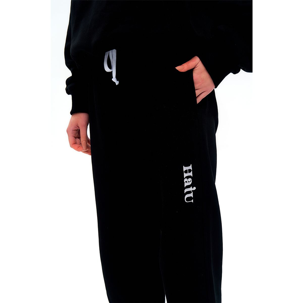 하투(HATU) ORIGINAL LOGO JOGGERS BLACK