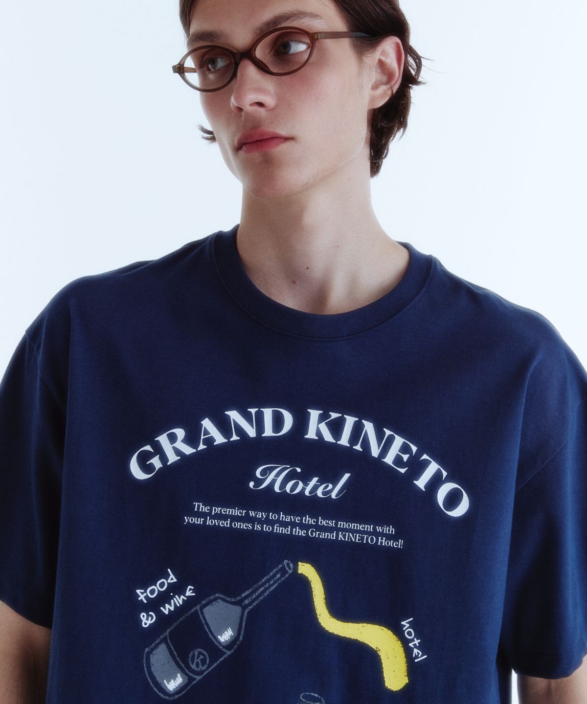키네토(KINETO) 그랜드 호텔 레스토랑 티셔츠_빈티지 네이비