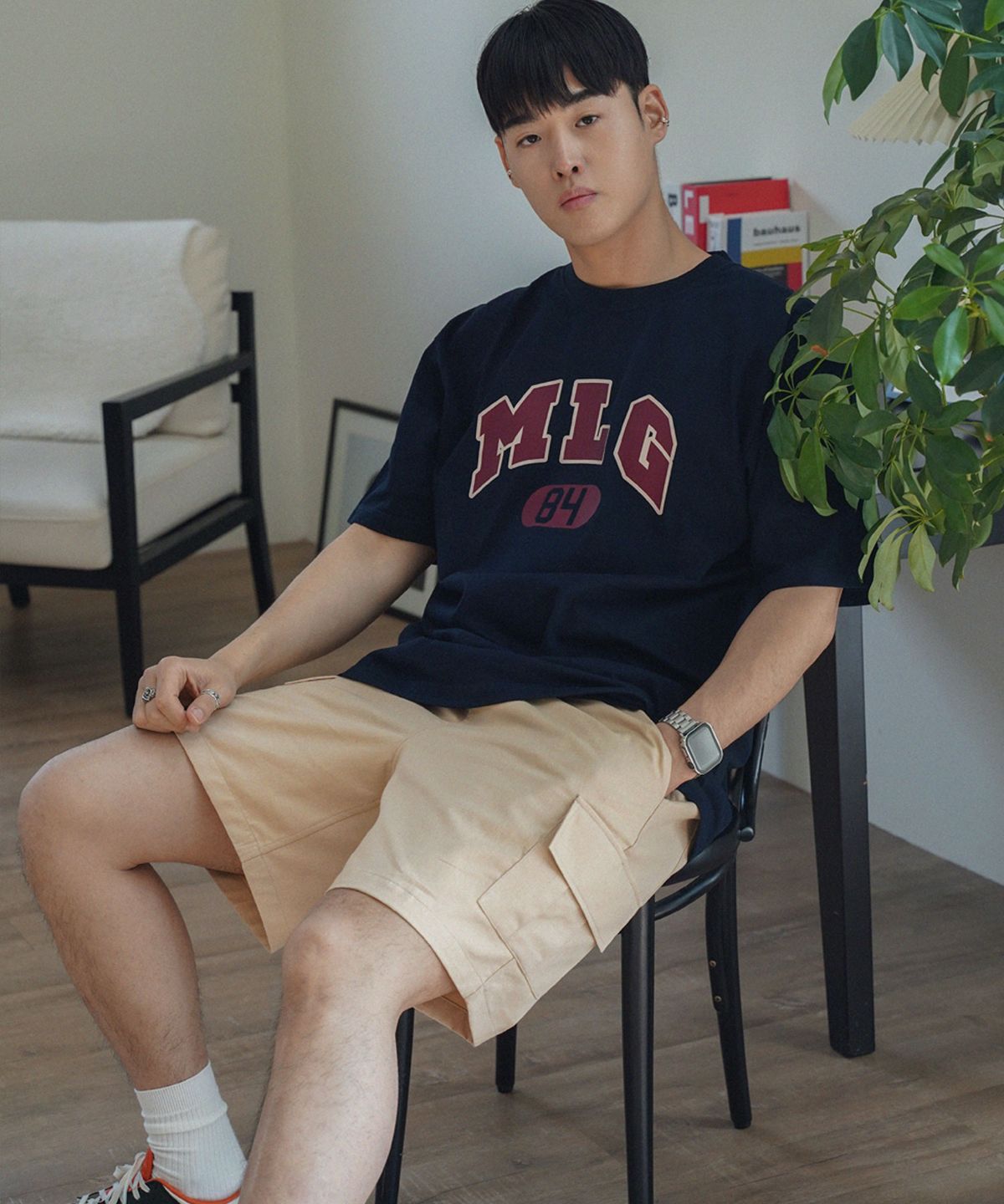 더마일(THEMILE) [리퍼브]MLG 84 GARMENTS CREW [NAVY]