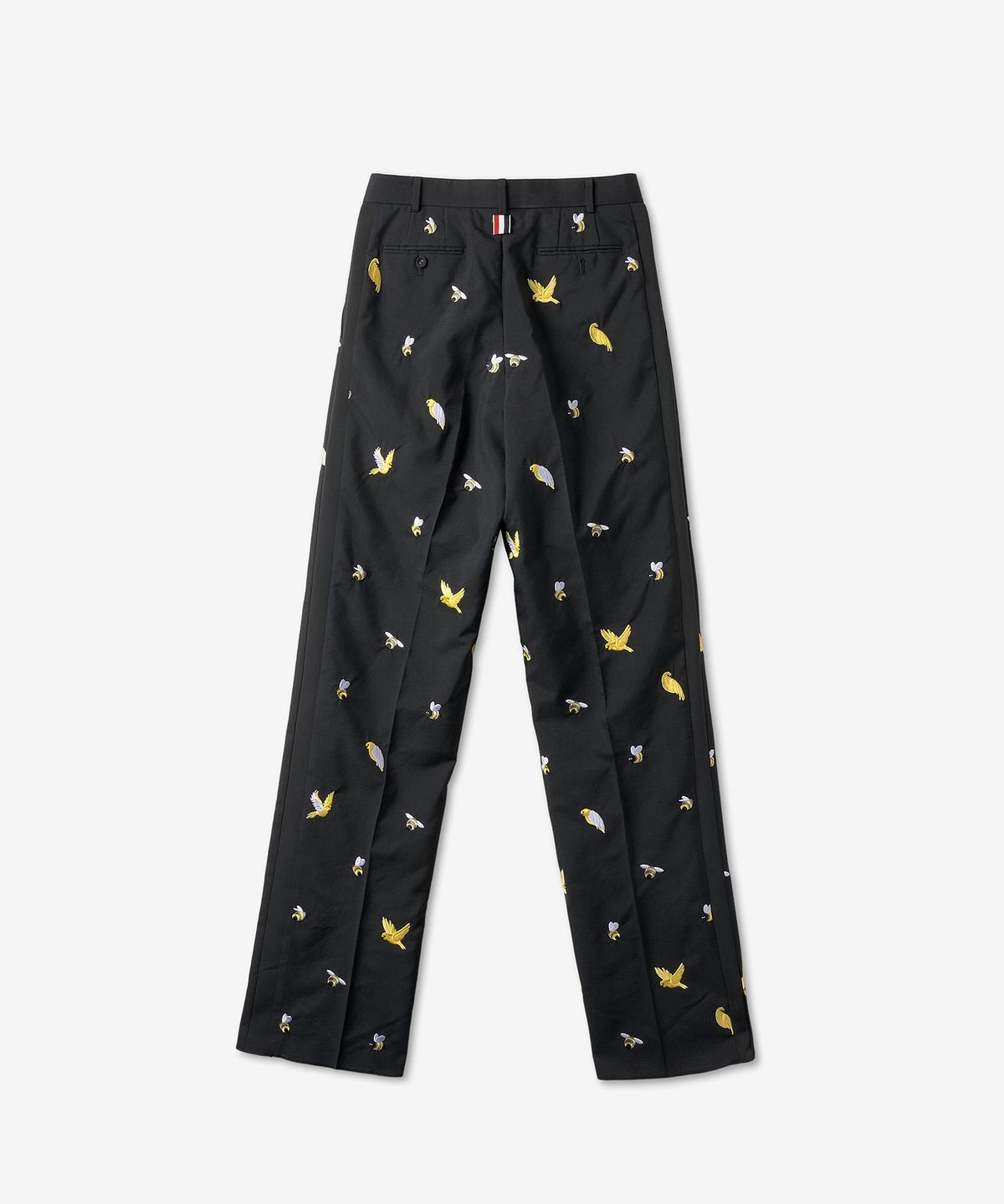 톰 브라운(THOM BROWNE) 버즈 앤 비즈 자수 스트레이트 팬츠 - 블랙:멀티컬러 / MTC413EE0319001