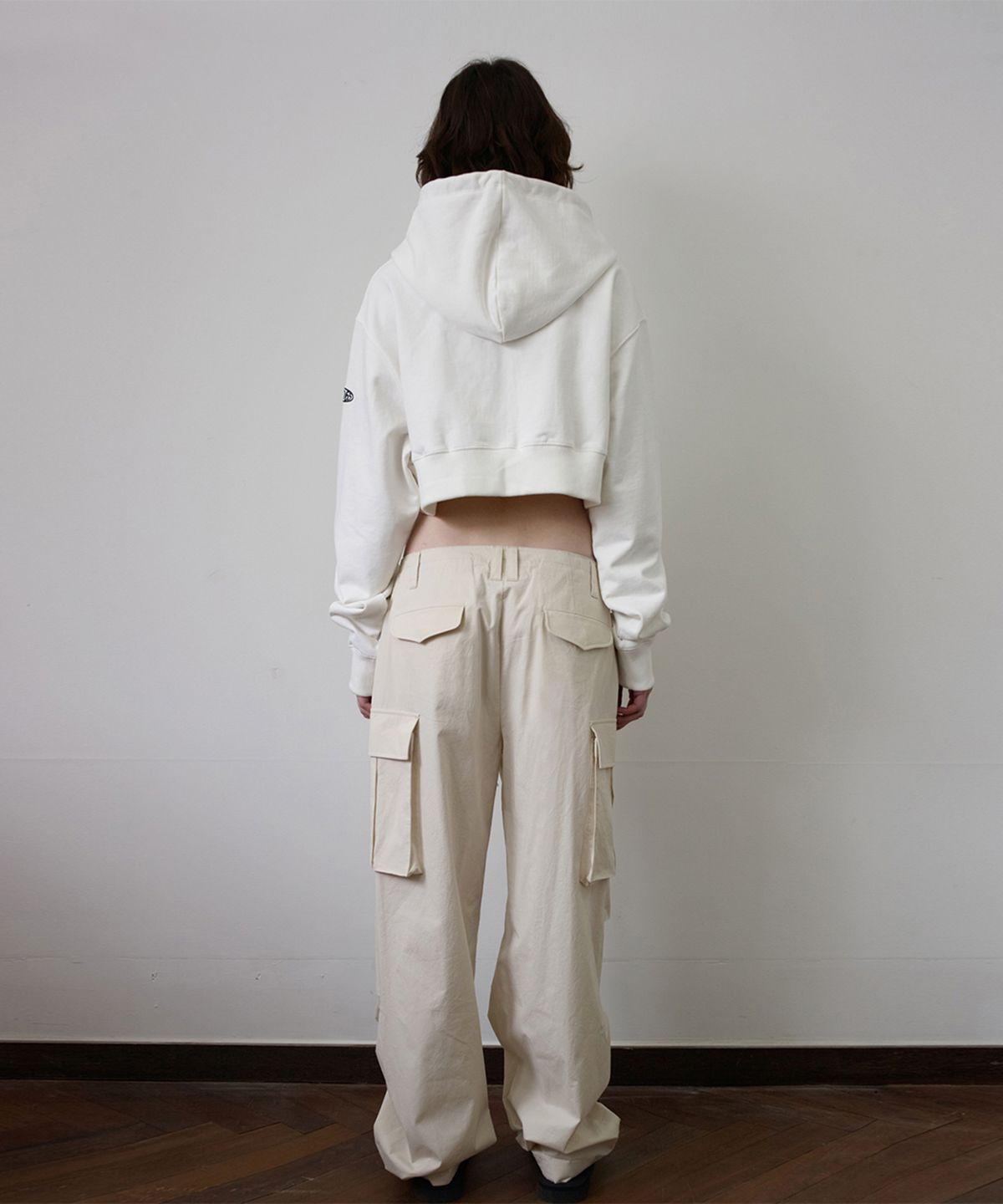 에스이오(s/e/o) CROPPED HOOD ZIP UP WHITE