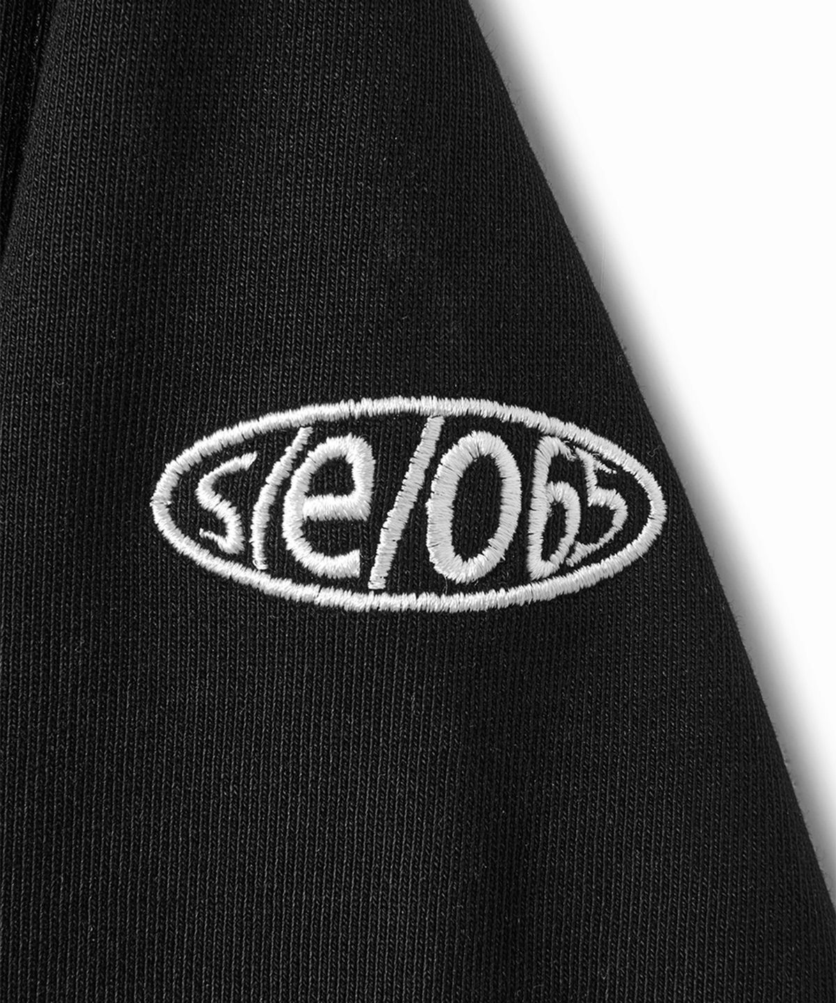 에스이오(s/e/o) CROPPED HOOD ZIP UP BLACK