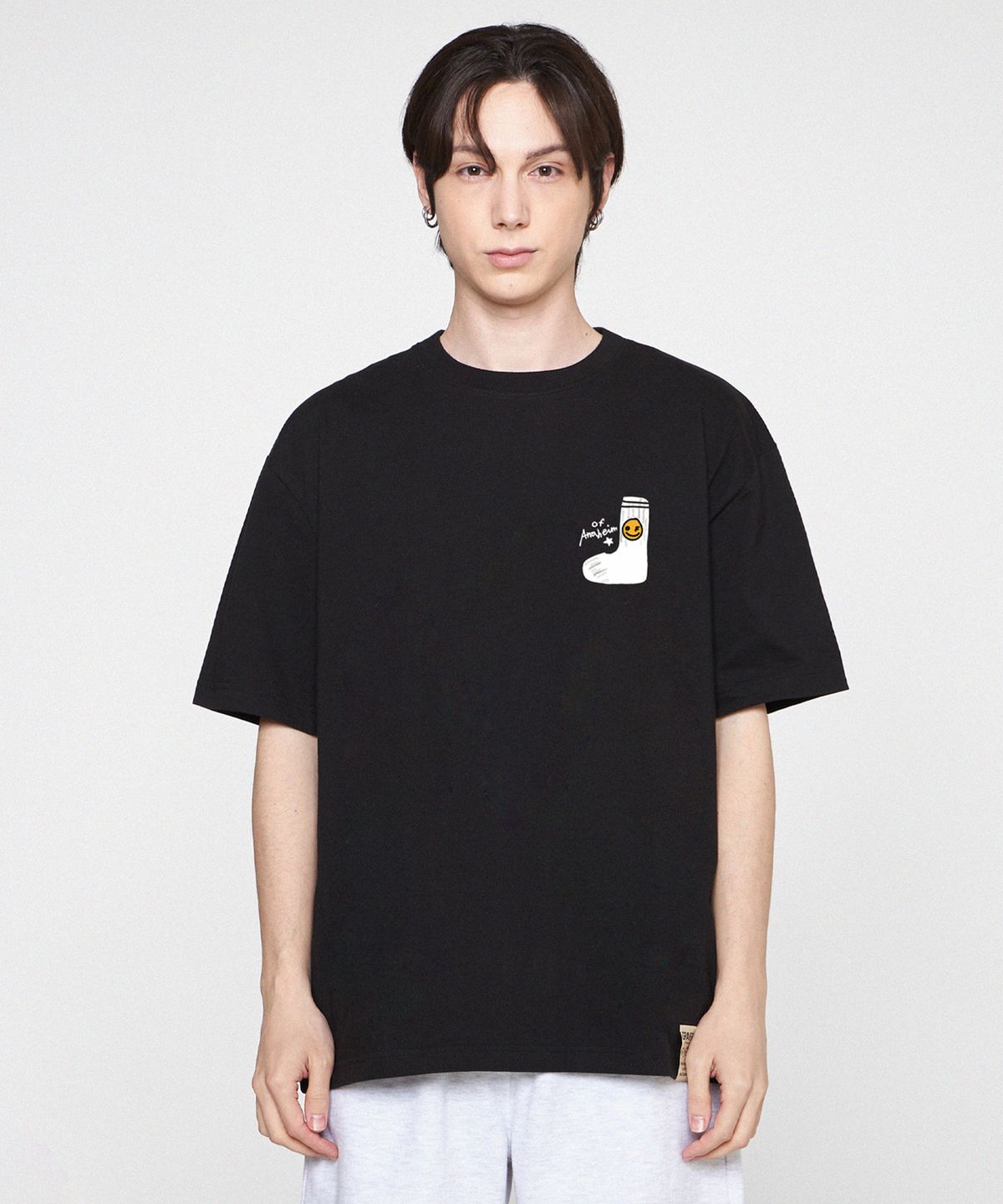 그레이버(GRAVER) [UNISEX]삭스 드로잉스마일 로고 반팔티_블랙
