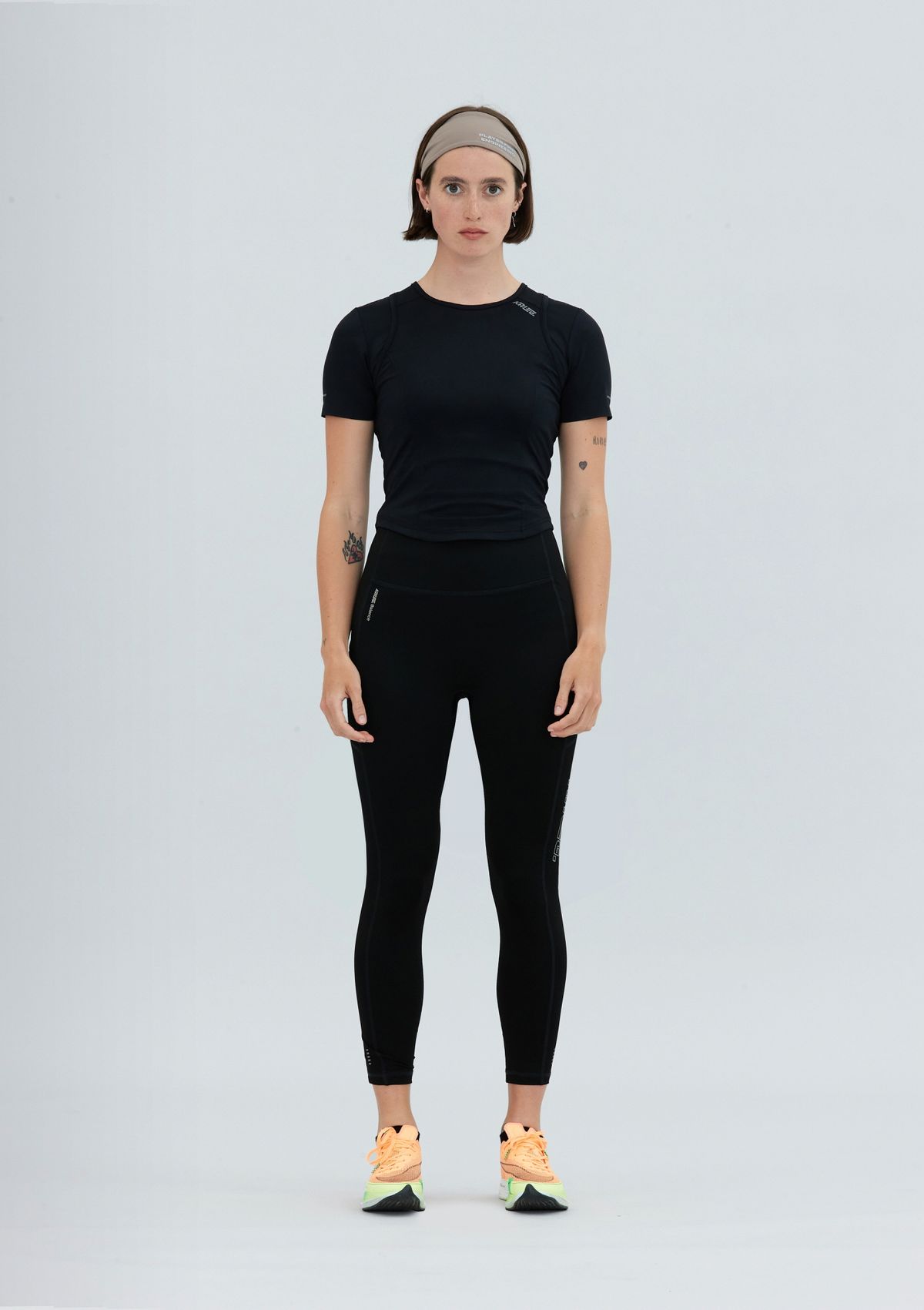 칼렉(KALEG) WOMENS BALANCE OPEN BACK T SHIRTS/BLACK