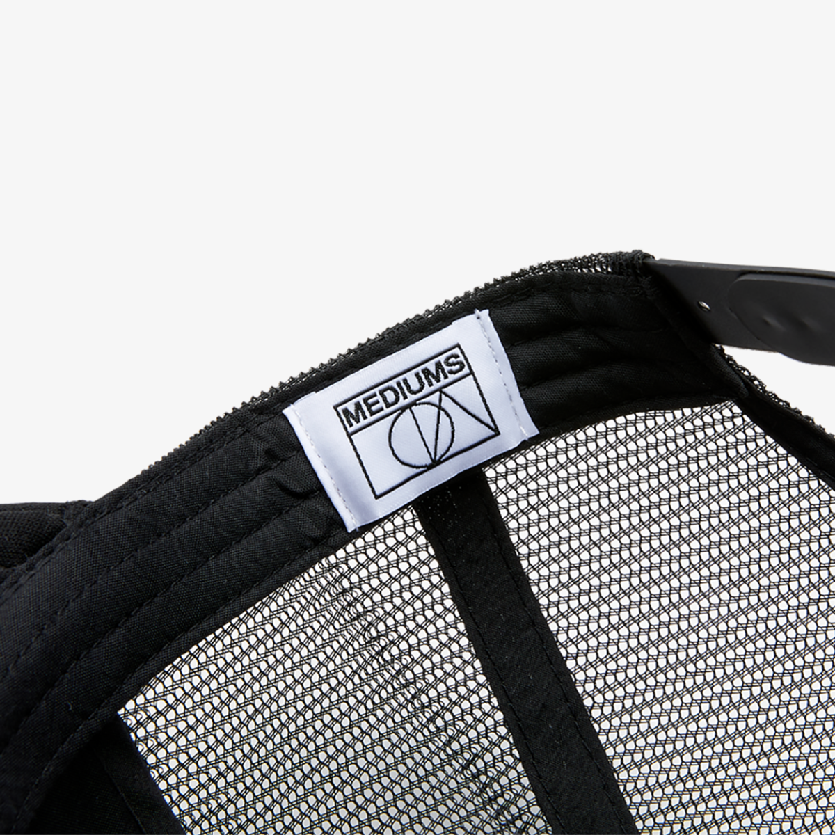 미디엄스(MEDIUMS) Members Only Trucker Hat - Black&White (멤버스 온리 트러커햇)