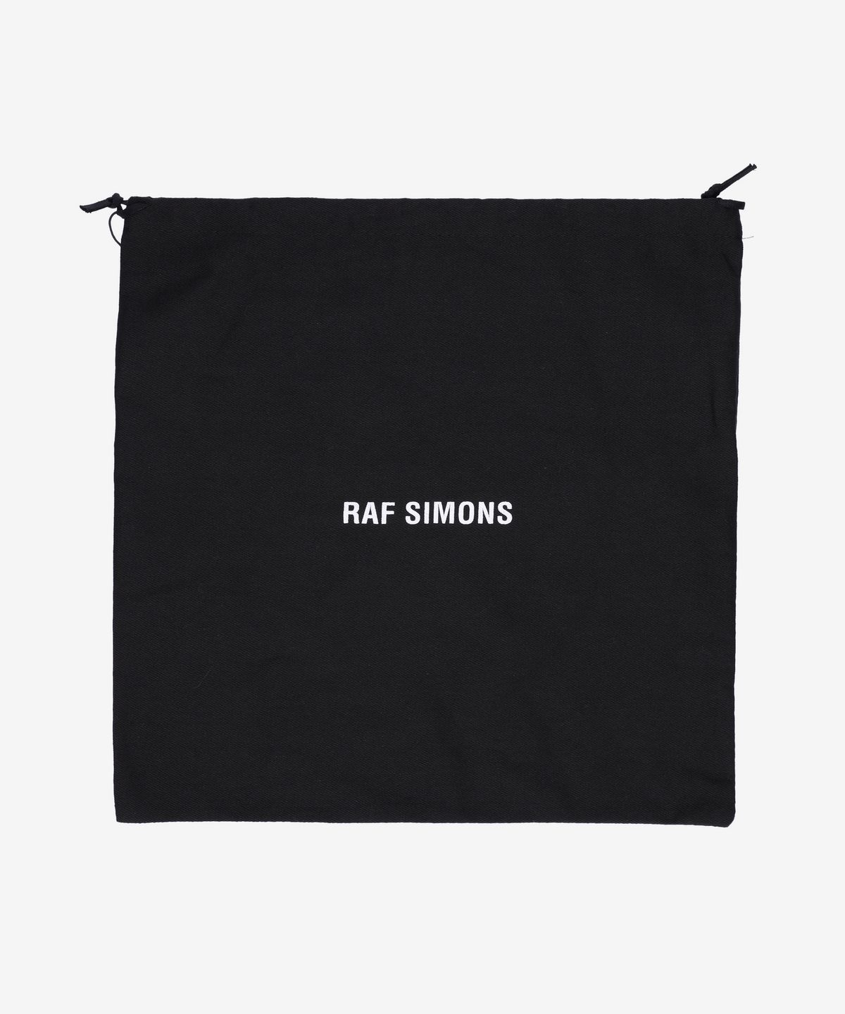 라프시몬스(RAF SIMONS) 로고 패치 버킷햇 - 블랙 / 231945100320099
