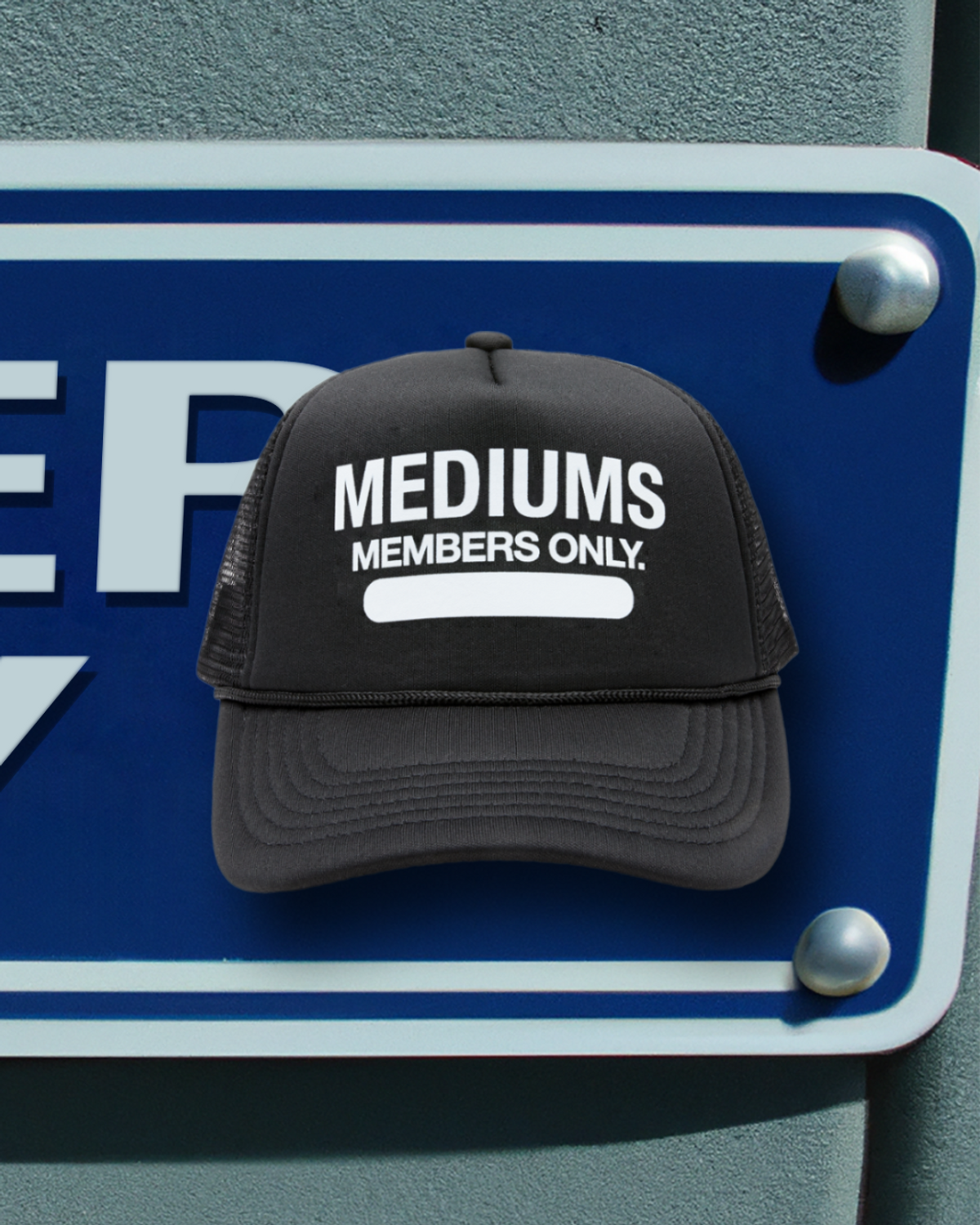 미디엄스(MEDIUMS) Members Only Trucker Hat - Black (멤버스 온리 트러커햇)