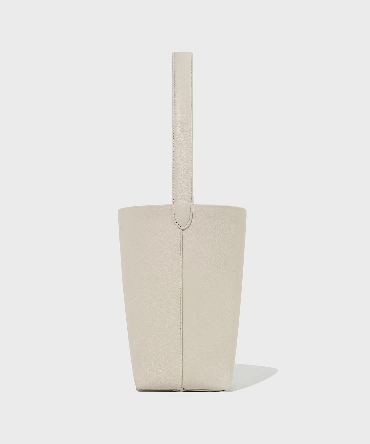 오브젝트 뮤지엄(OBJECT MUSEUM) Sally mini bucket bag WHITE