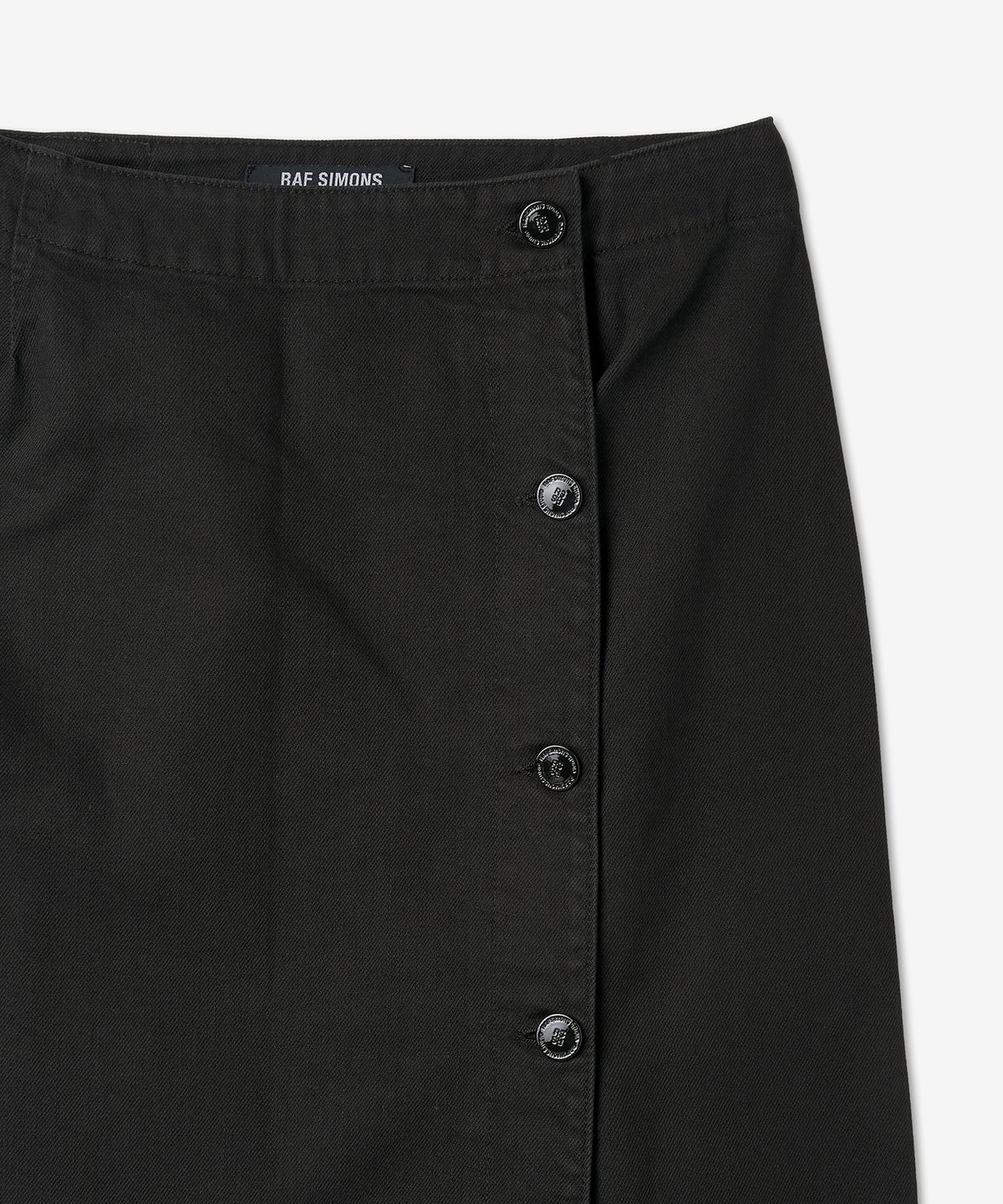 라프시몬스(RAF SIMONS) 랩 버튼 데님 스커트 - 블랙 / 231W4660099