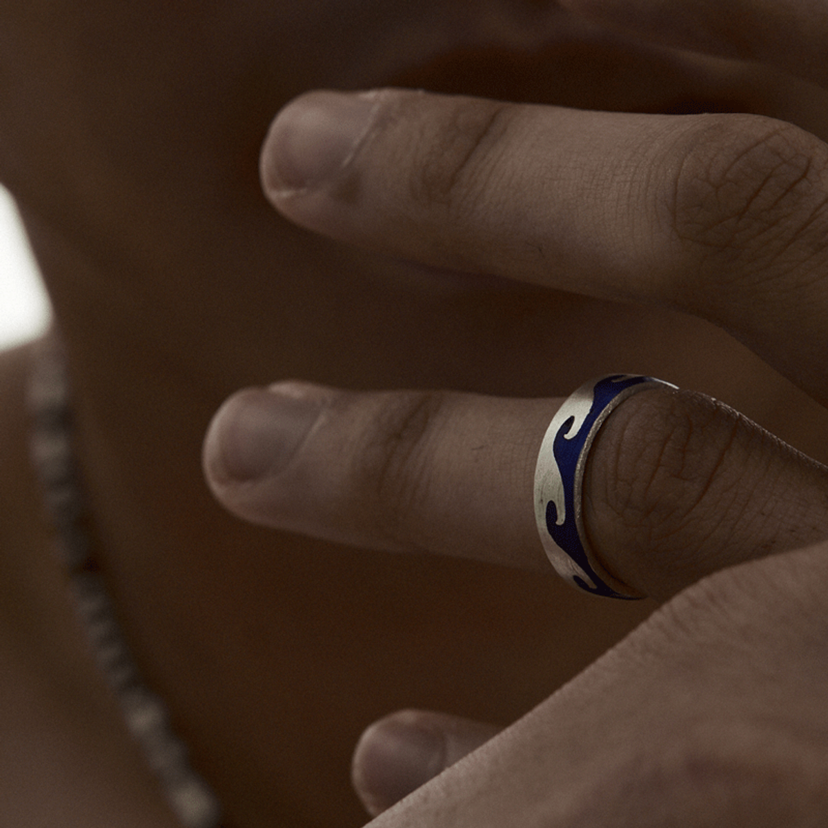 하카블랙스(HAKKABLACKS) Blue Wave Ring