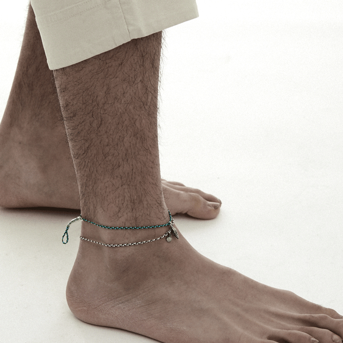 하카블랙스(HAKKABLACKS) Mini Shell Anklet (White-Black)