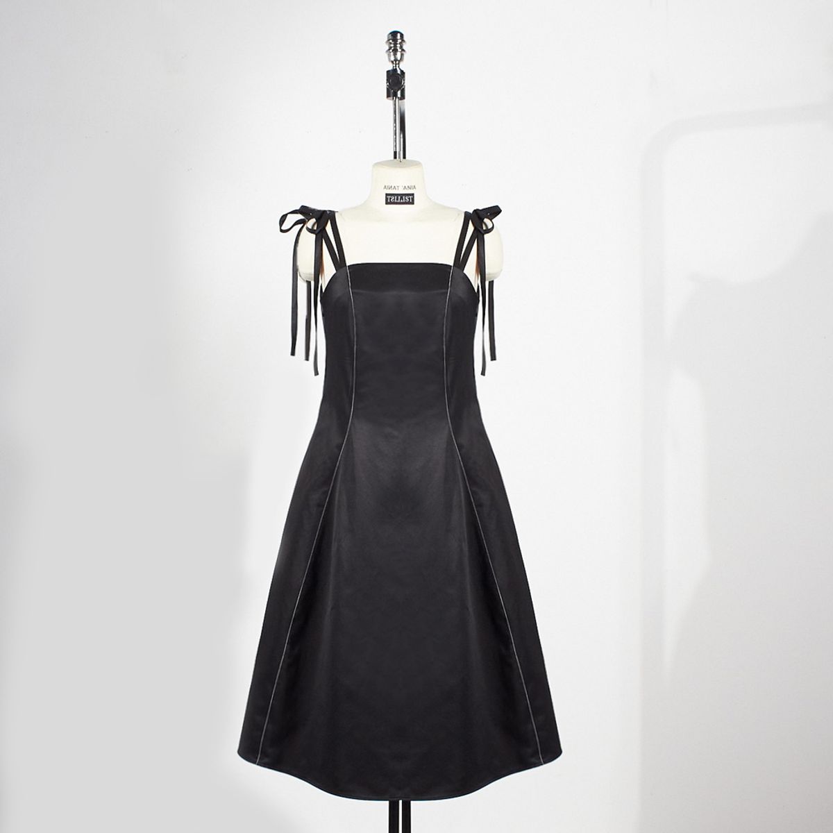 아이디얼리스트(IDEALIST) 포켓 미디 원피스 Midi Dress