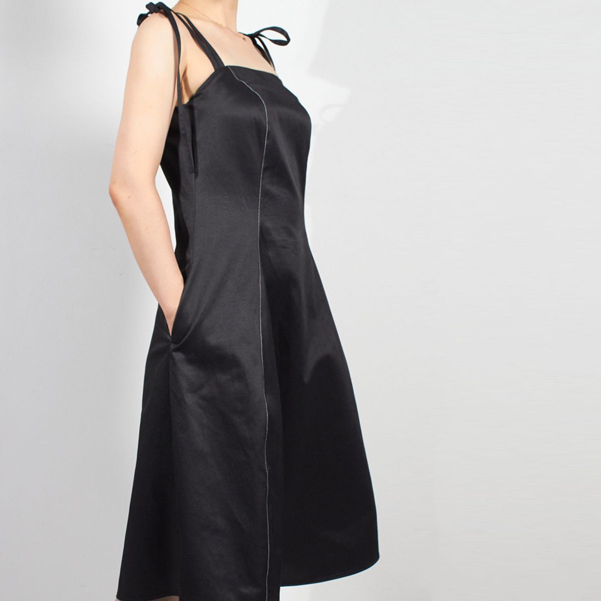 아이디얼리스트(IDEALIST) 포켓 미디 원피스 Midi Dress