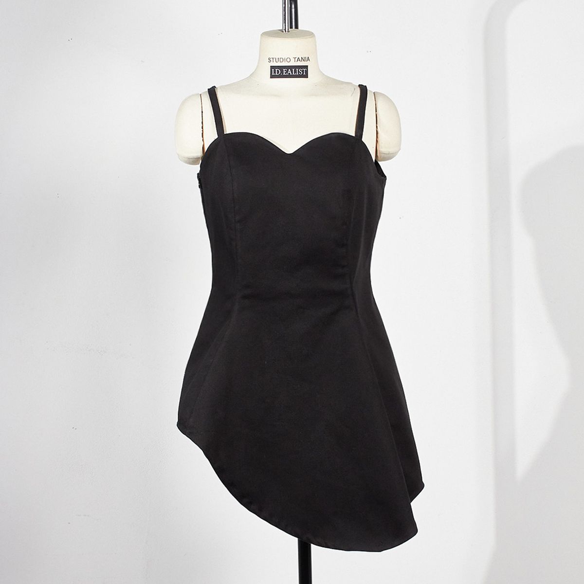 아이디얼리스트(IDEALIST) 비정형 탑_블랙 ATYPICAL TOP BLACK