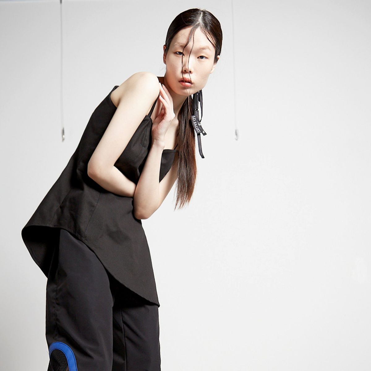 아이디얼리스트(IDEALIST) 비정형 탑_블랙 ATYPICAL TOP BLACK