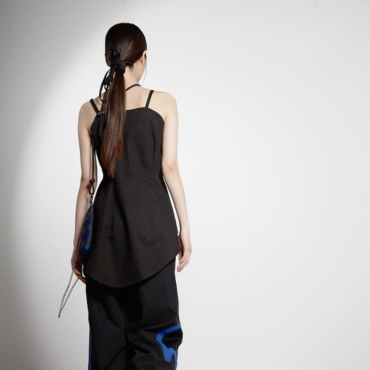 아이디얼리스트(IDEALIST) 비정형 탑_블랙 ATYPICAL TOP BLACK