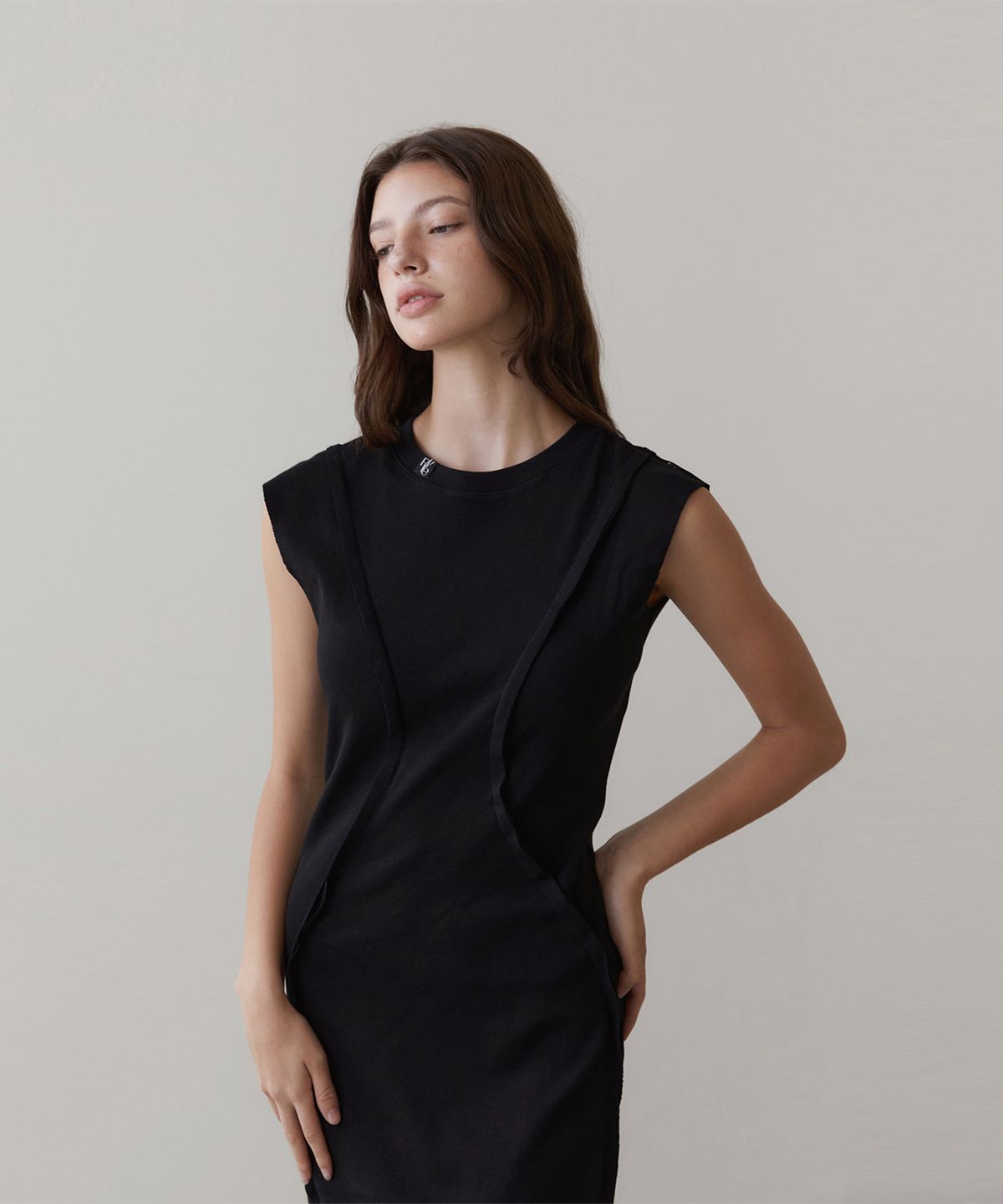 르브아시스(REVOIRSIS) RVIS cutting maxi dresses black