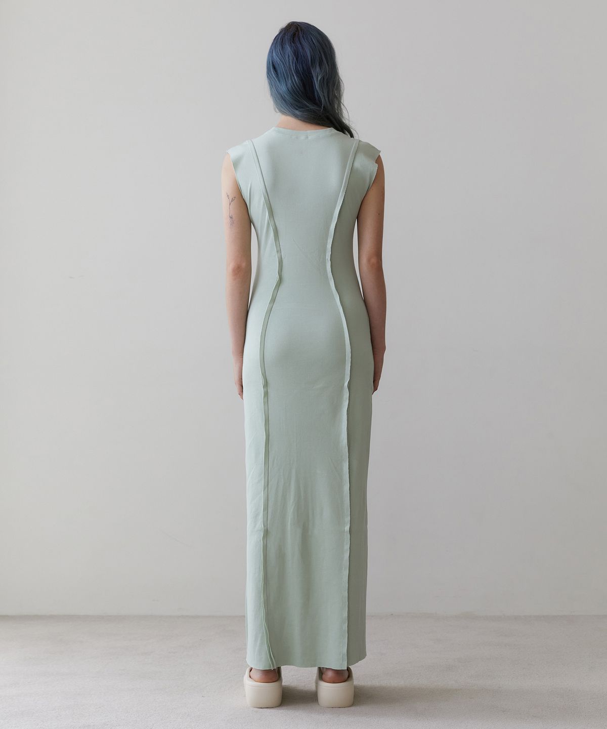 르브아시스(REVOIRSIS) RVIS cutting maxi dresses mint