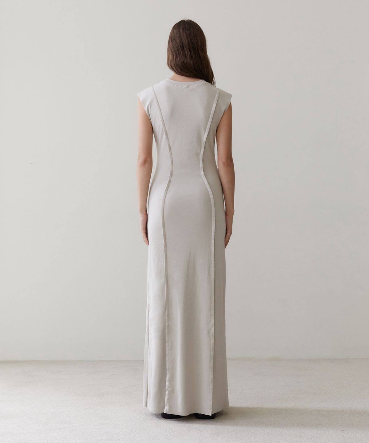 르브아시스(REVOIRSIS) RVIS cutting maxi dresses beige