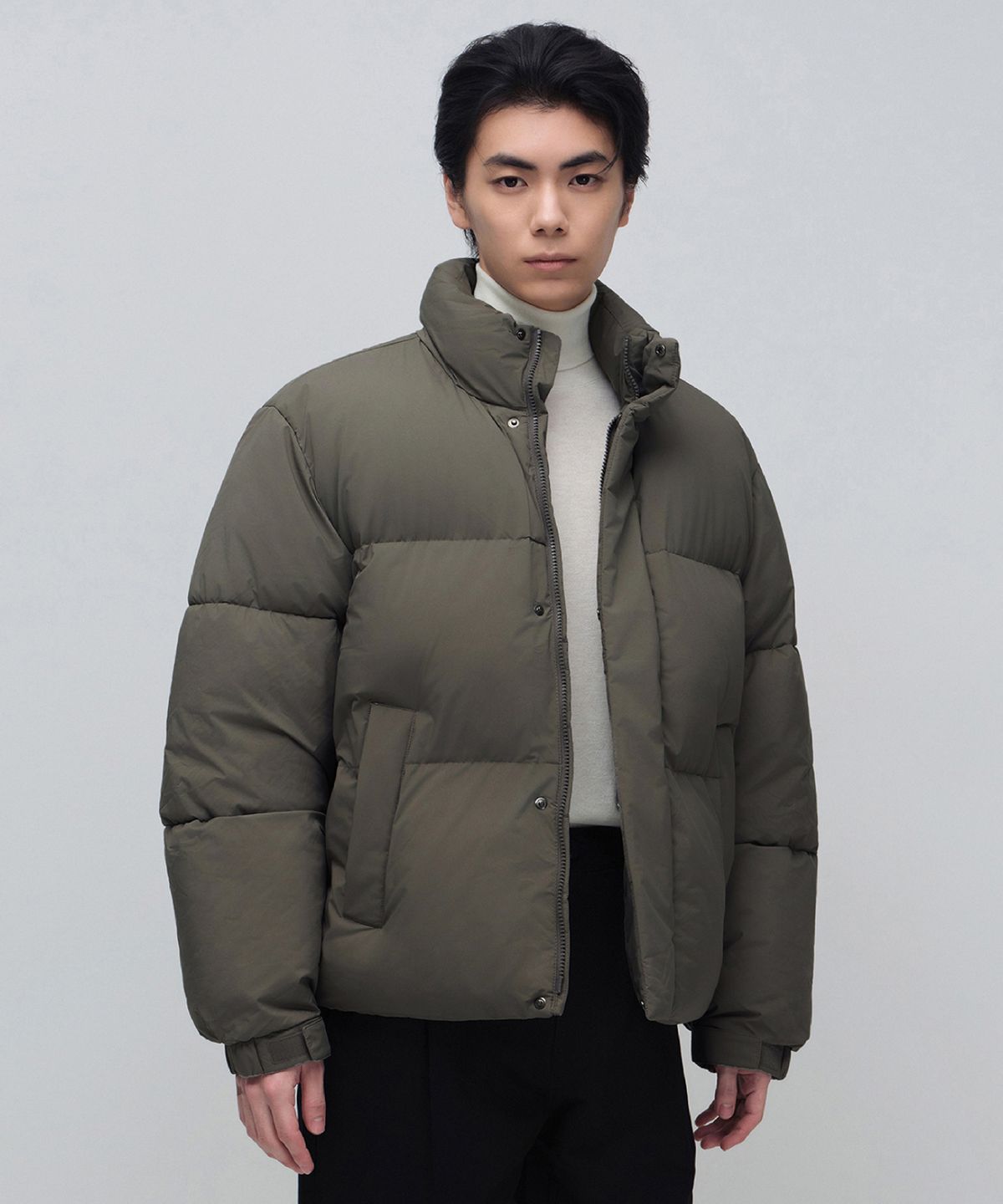 무신사 스탠다드(MUSINSA STANDARD) 데일리 푸퍼 숏 패딩 재킷 [더스티 카키]