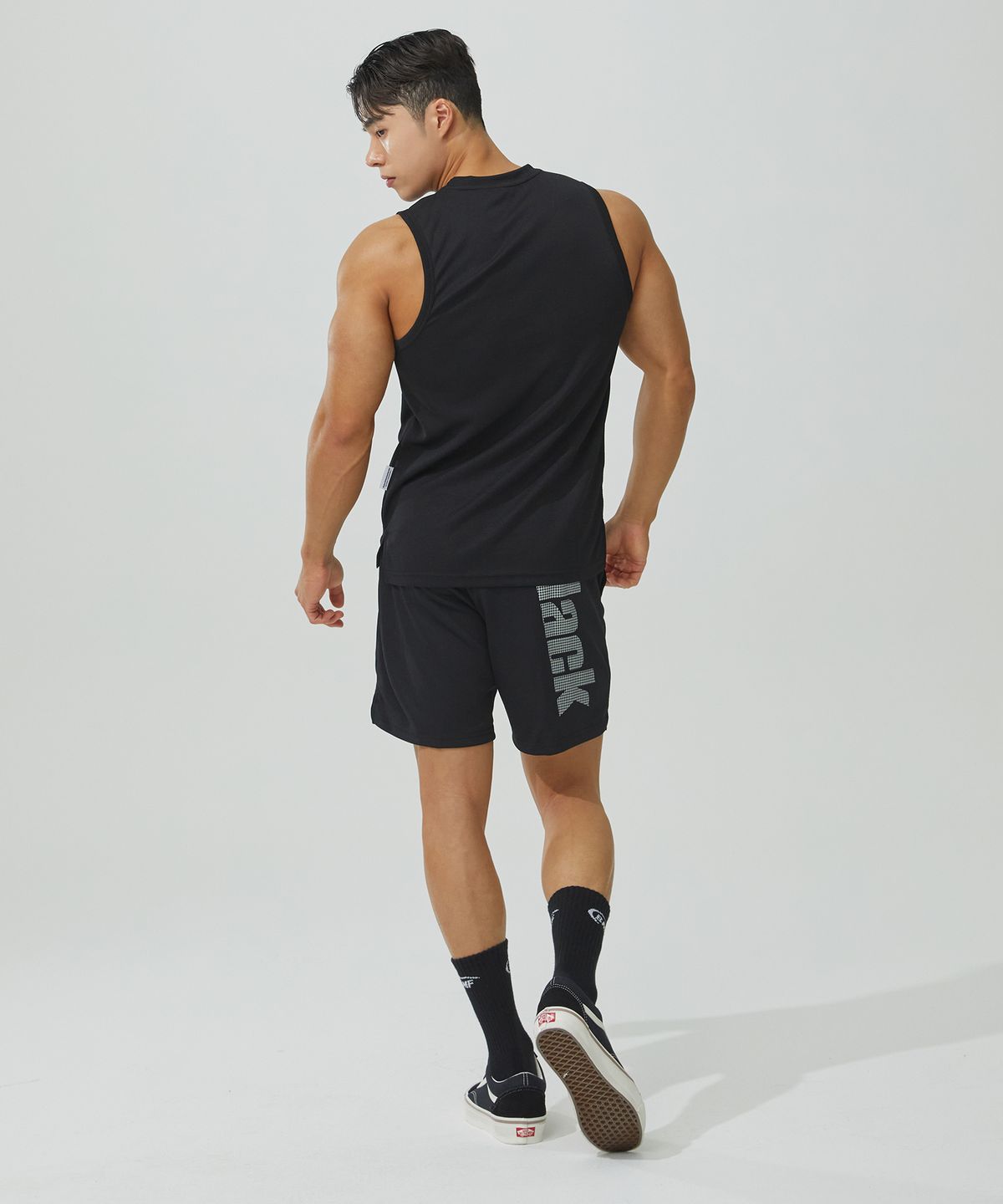 블랙몬스터핏(BLACK MONSTER FIT) 쿨에버 기능성 슬리브리스 헬스 나시 (6color) / BM190409