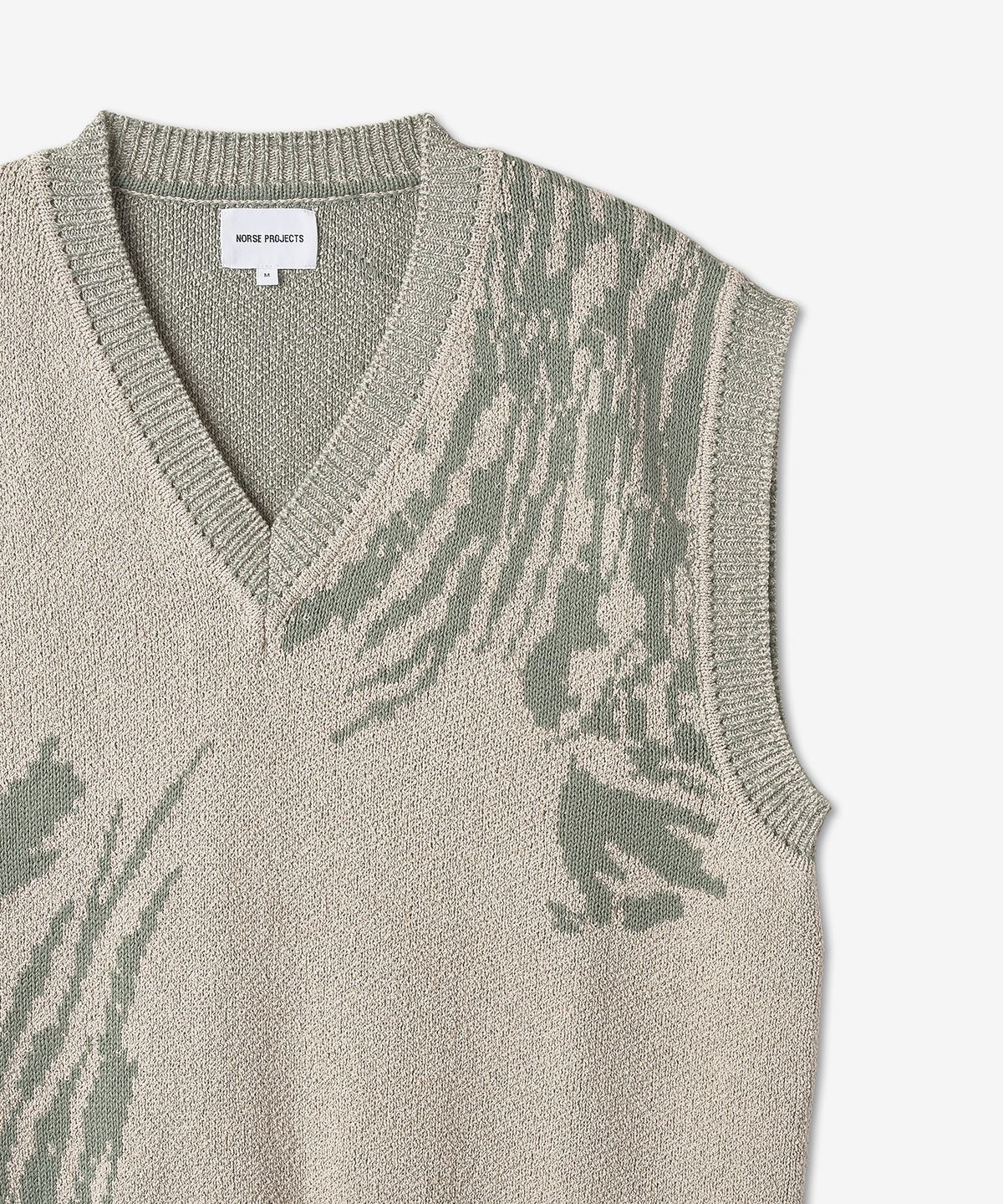 노스 프로젝트(NORSE PROJECTS) 멜빈 자카드 니트 베스트 - 라이트 카키 / N4505790920