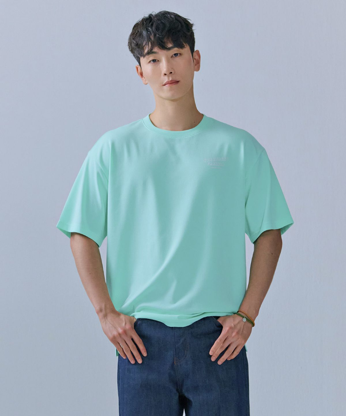체이스컬트(CHASECULT) 공용 타이포 그래픽 반팔 티셔츠-CCRU5833E0Y