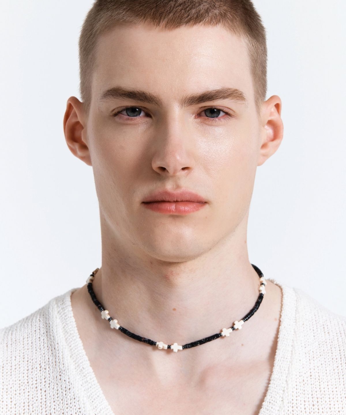 가든익스프레스(GARDEN EXPRESS) CROSS POINT NECKLACE(black)