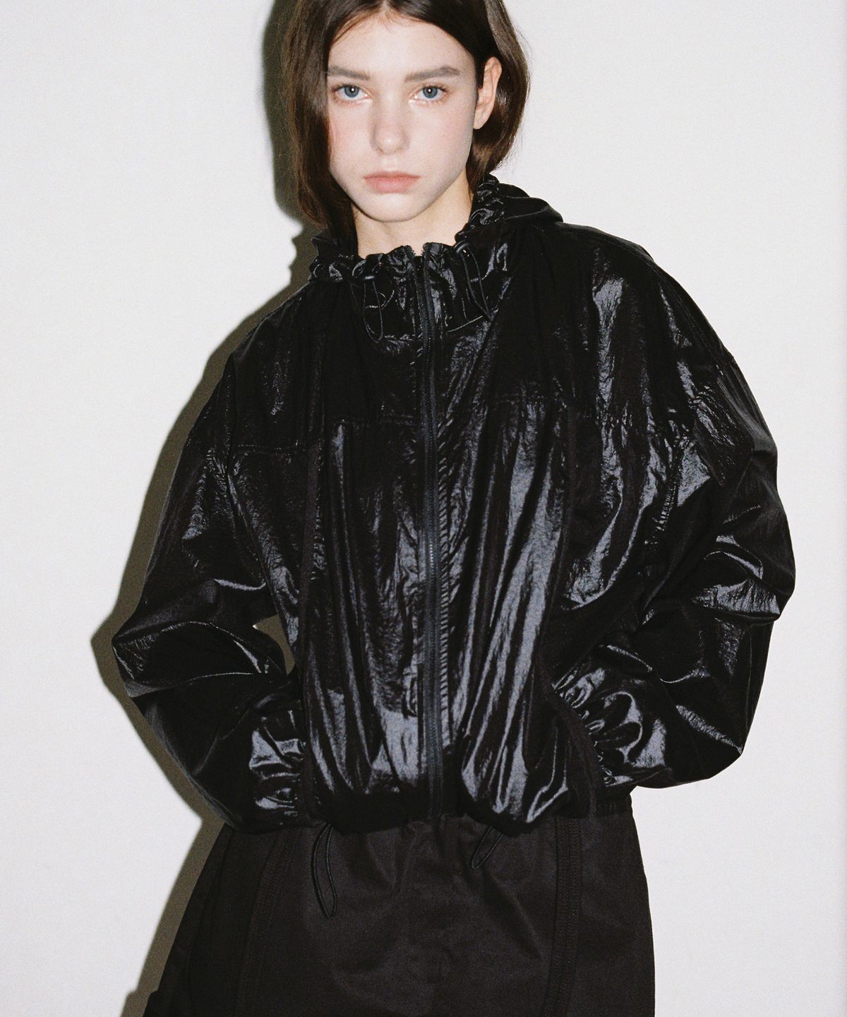 슬로우가먼츠(SLLOW GARMENTS) LIGHT WINDBREAKER - BLACK