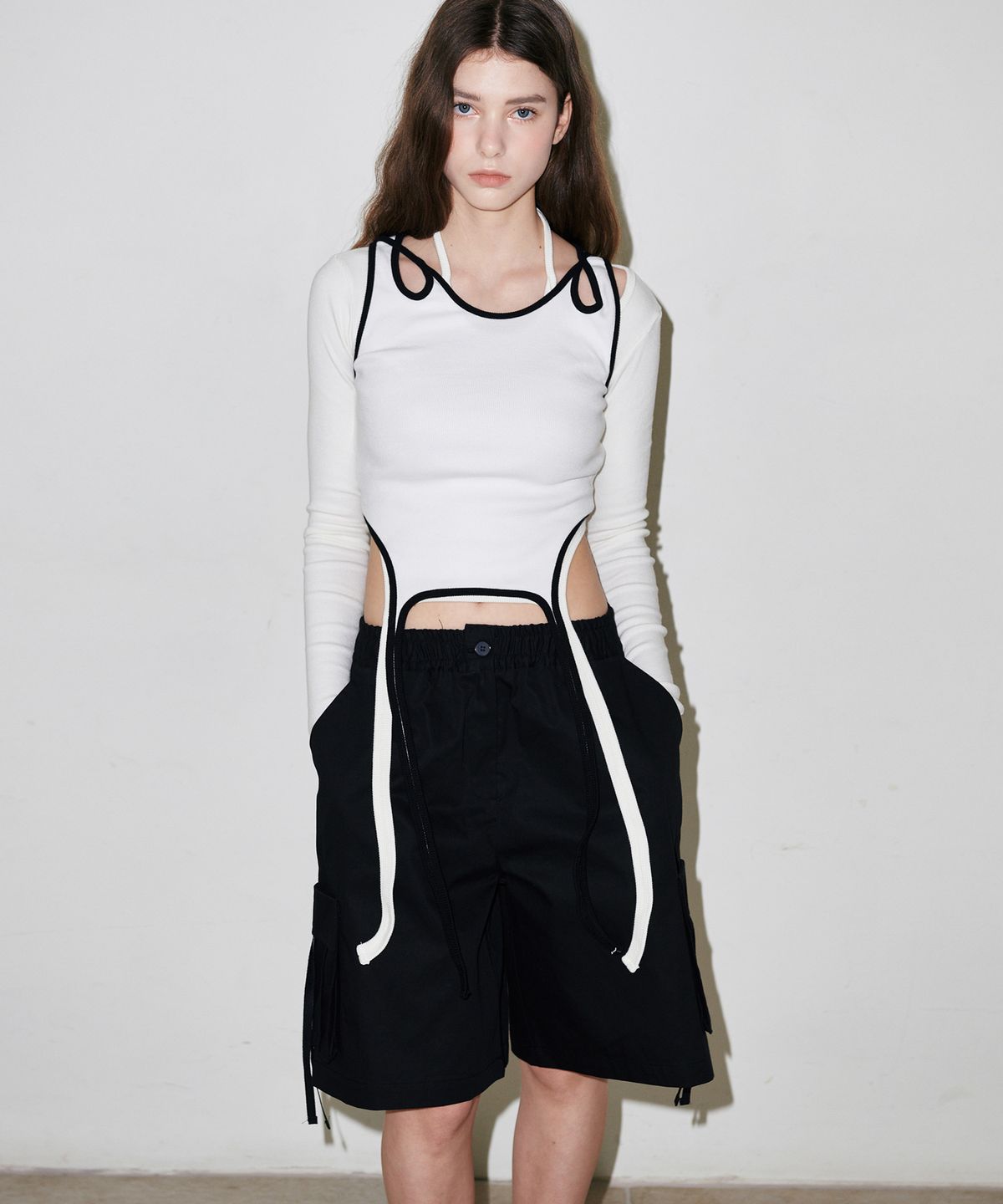 슬로우가먼츠(SLLOW GARMENTS) RIBBON CARGO SHORTS - BLACK