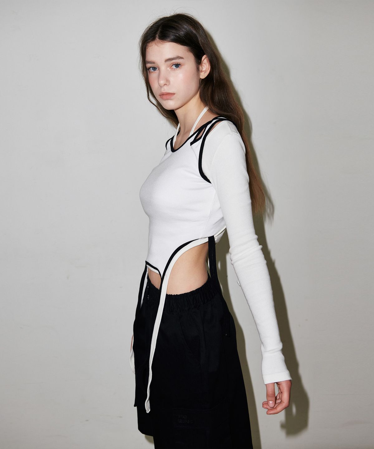 슬로우가먼츠(SLLOW GARMENTS) RIBBON CARGO SHORTS - BLACK