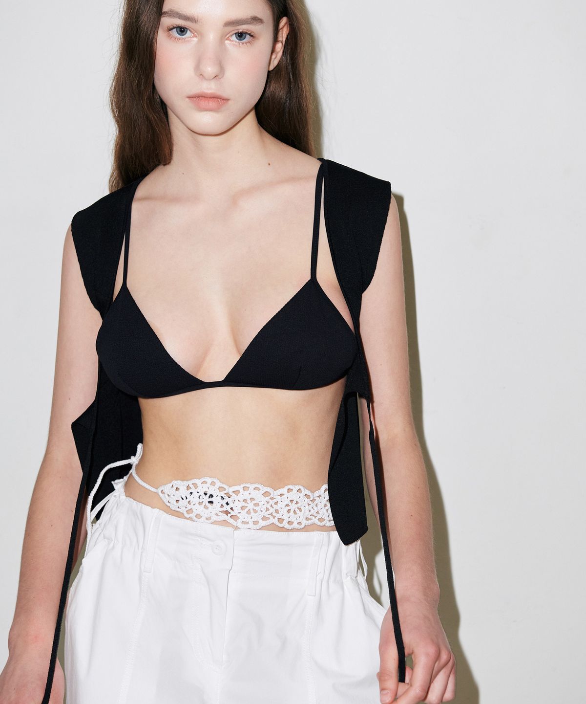 슬로우가먼츠(SLLOW GARMENTS) CROCHET HAIRBAND - WHITE