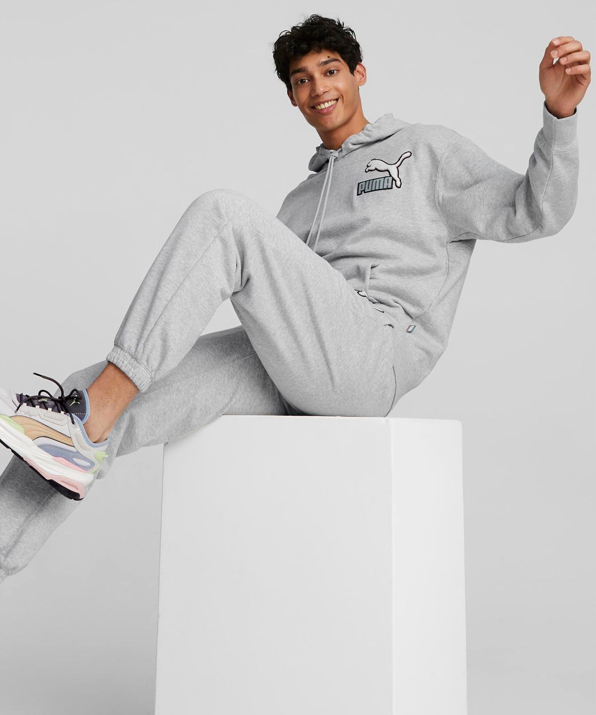 푸마(PUMA) 팬덤 스웨트후디 TR - 그레이 / 536114-04