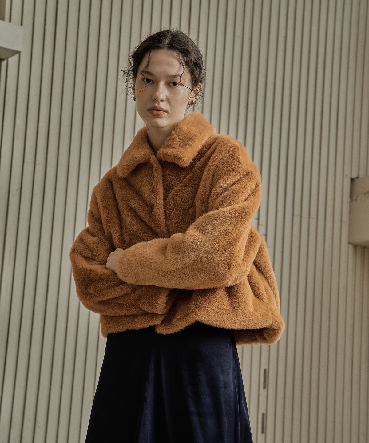 끌레(CLE) 페이크 퍼 숏 코트_오렌지