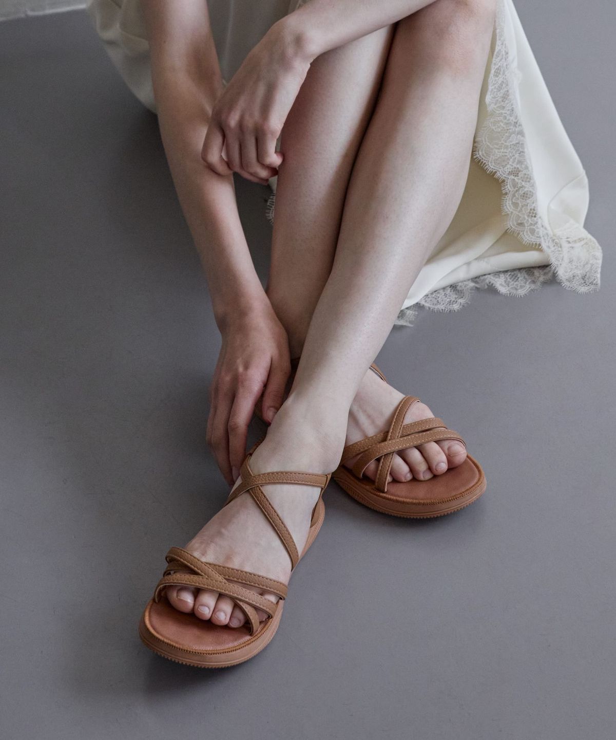 스퍼(SPUR) Azure 스트랩 샌들 2.5cm -SS9058 (3color)