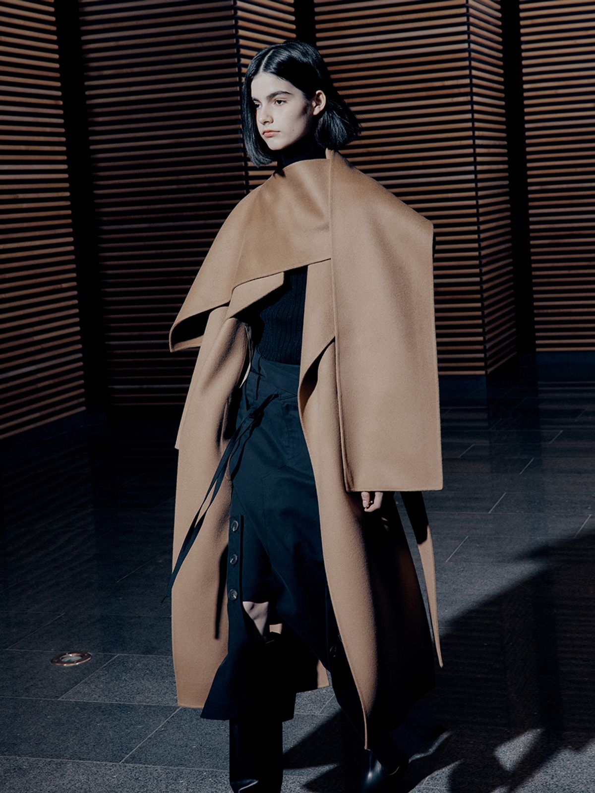 뮤제(MUSEE) LUNDI Merino Wool Unbalance Shawl Collar Handmade Coat-Camel