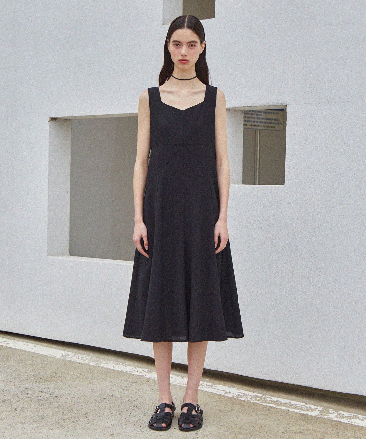 바이탈싸인(VITALSIGN) [LINE] Line Point Strap Dress (Black)