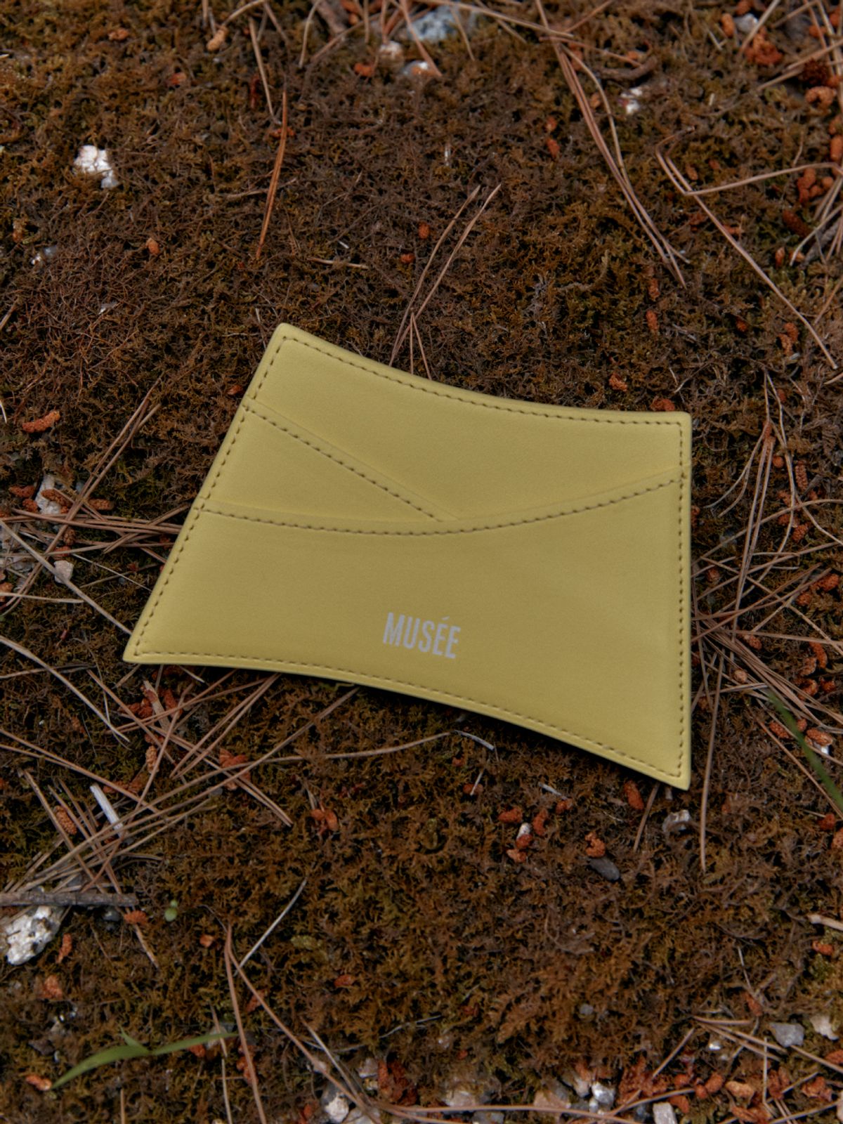 뮤제(MUSEE) KLIMT Curved Silhouette Card Wallet-Yellow