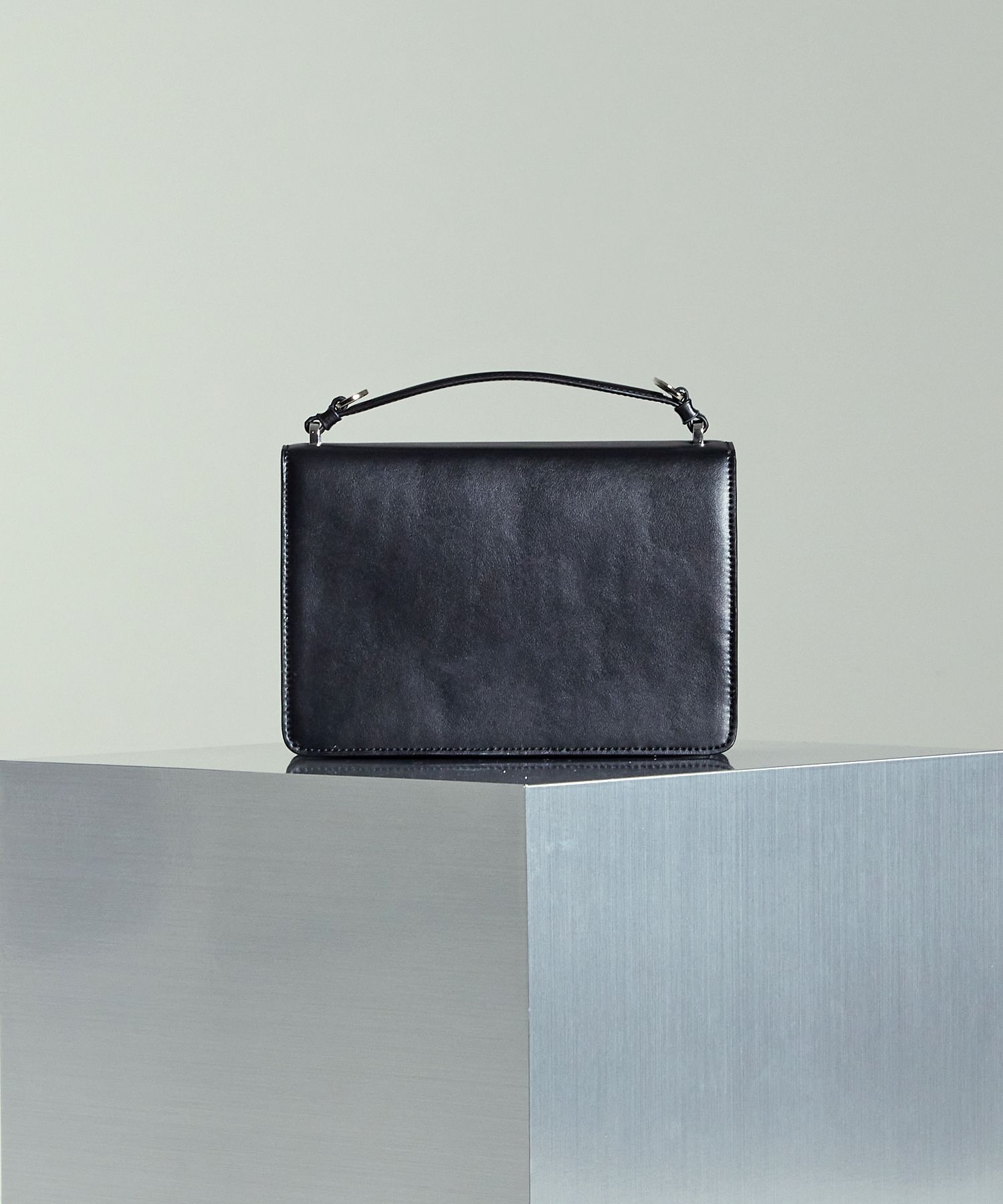 ★SATURDAY ELEVEN★ [SATURDAYELEVEN] ROBIC AIR CROSS BODY BA Designer fashion, Seoul-fully created | W Concept