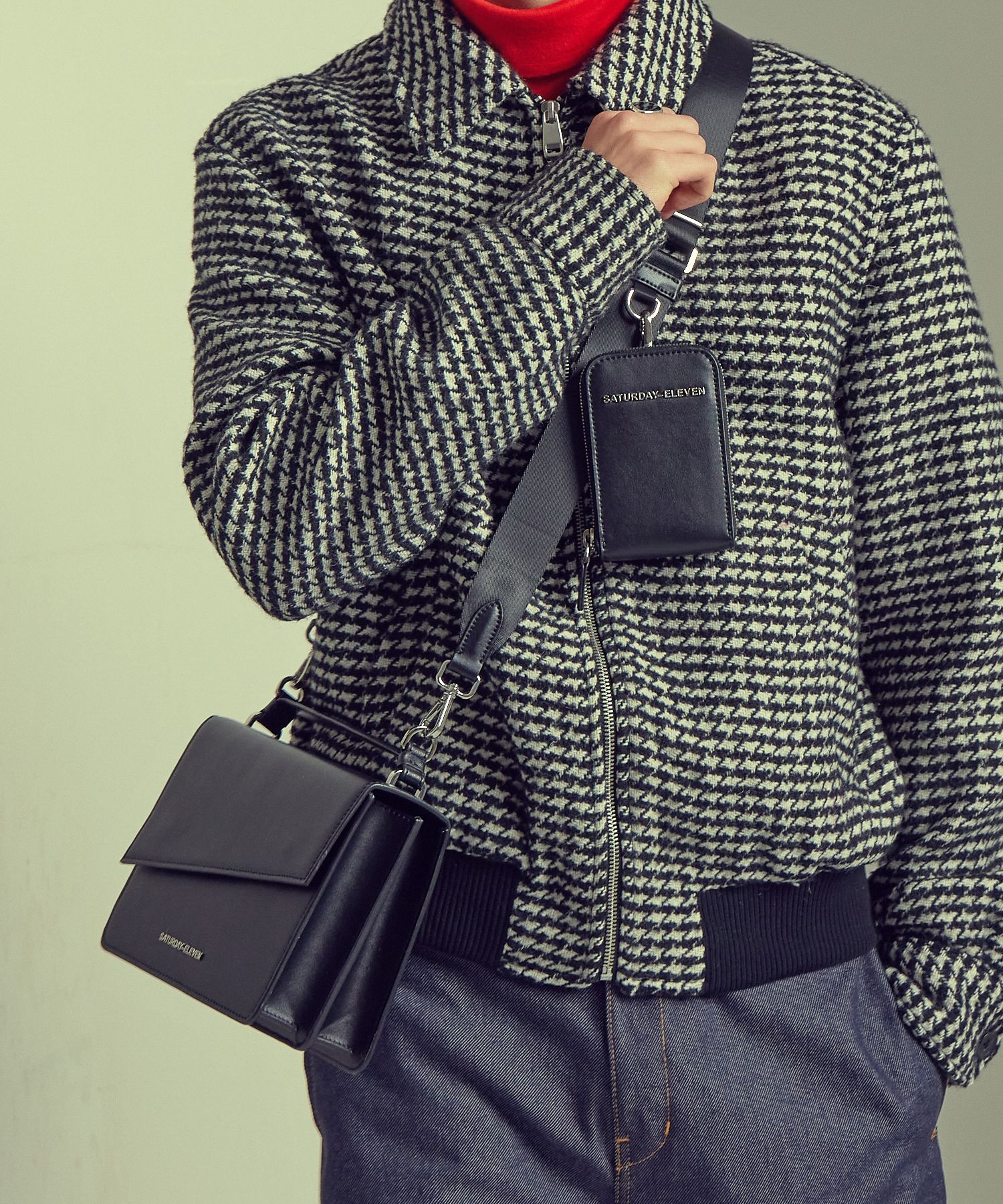 MUSINSA公式 | SATURDAY ELEVEN Handle Cross Body Bag - Black