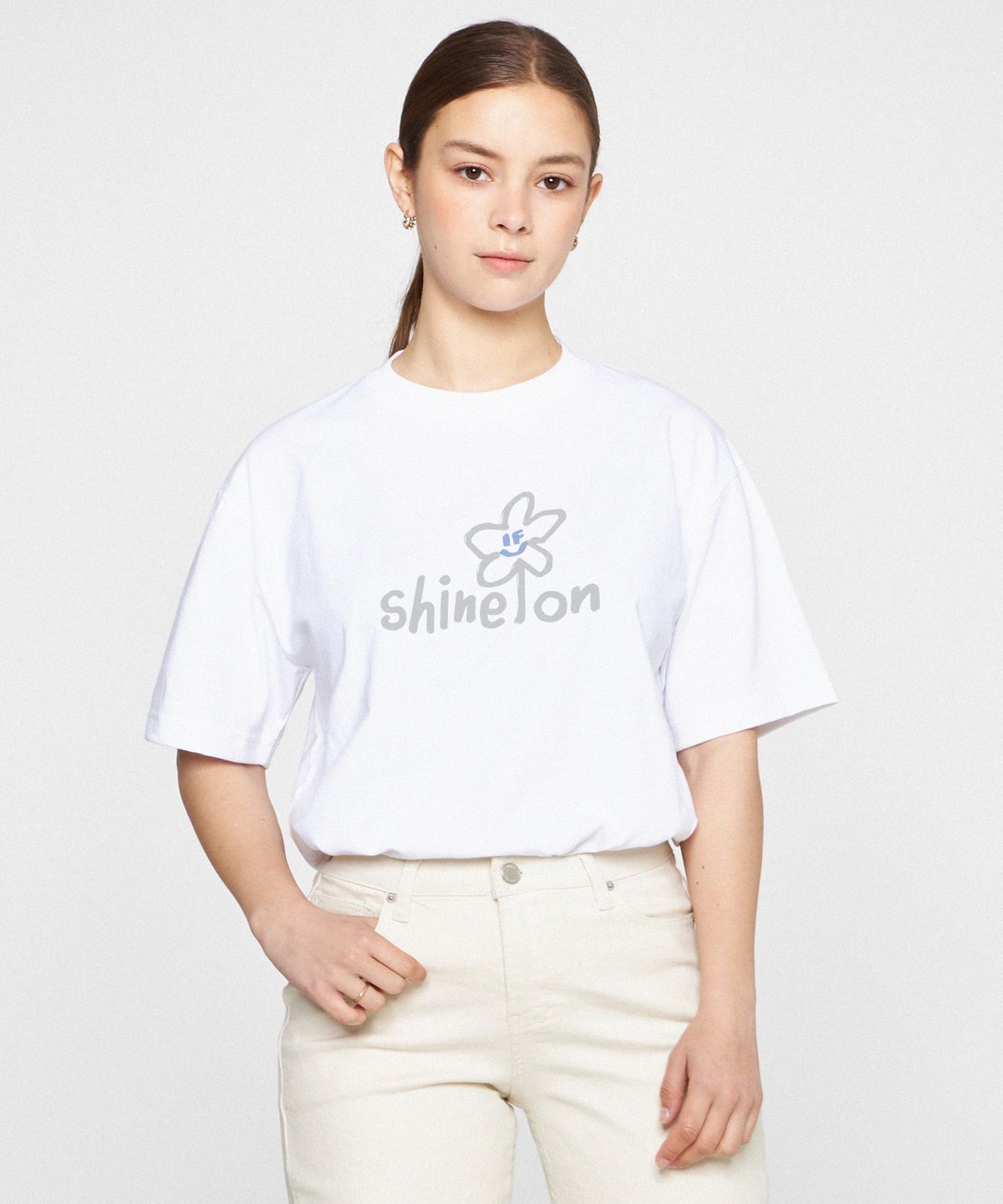 그레이버(GRAVER) [UNISEX]shine on 플라워 스마일 반팔티_화이트
