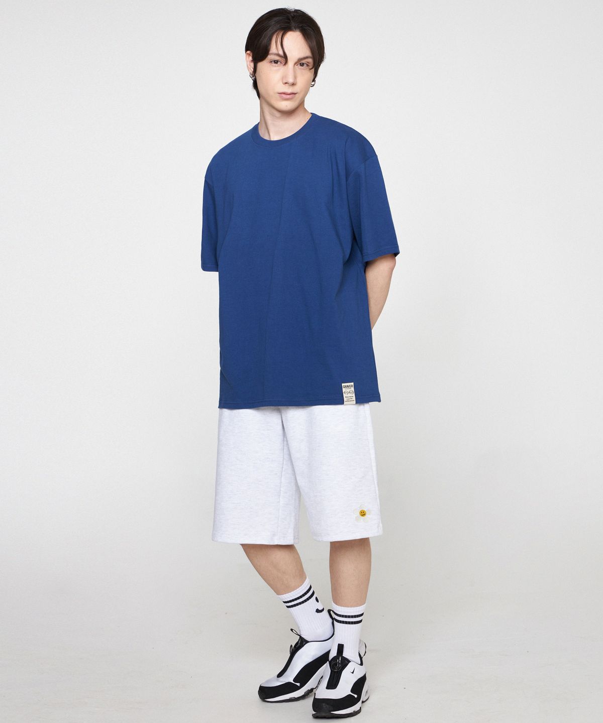 그레이버(GRAVER) [UNISEX]플라워자수 버뮤다 트레이닝 하프팬츠_멜란지화이트