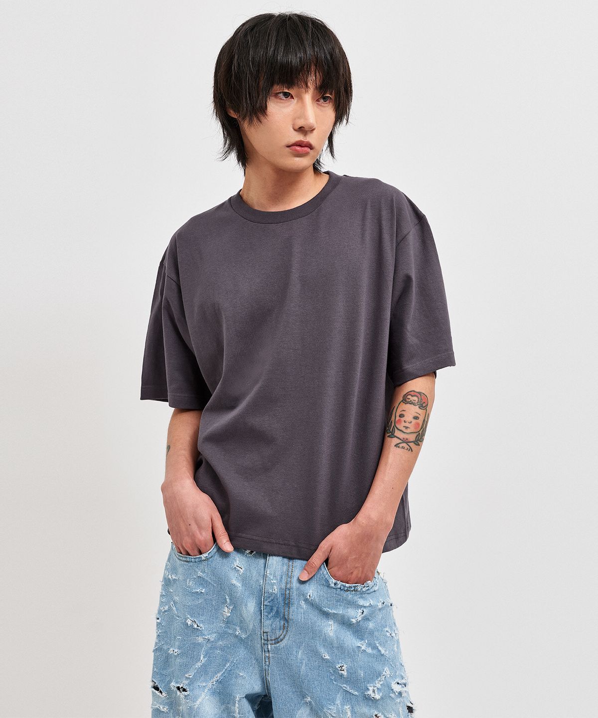 씨웨어 바이 더 지니어스(C WEAR BY THE GENIUS) 맨즈 크롭 티셔츠 차콜