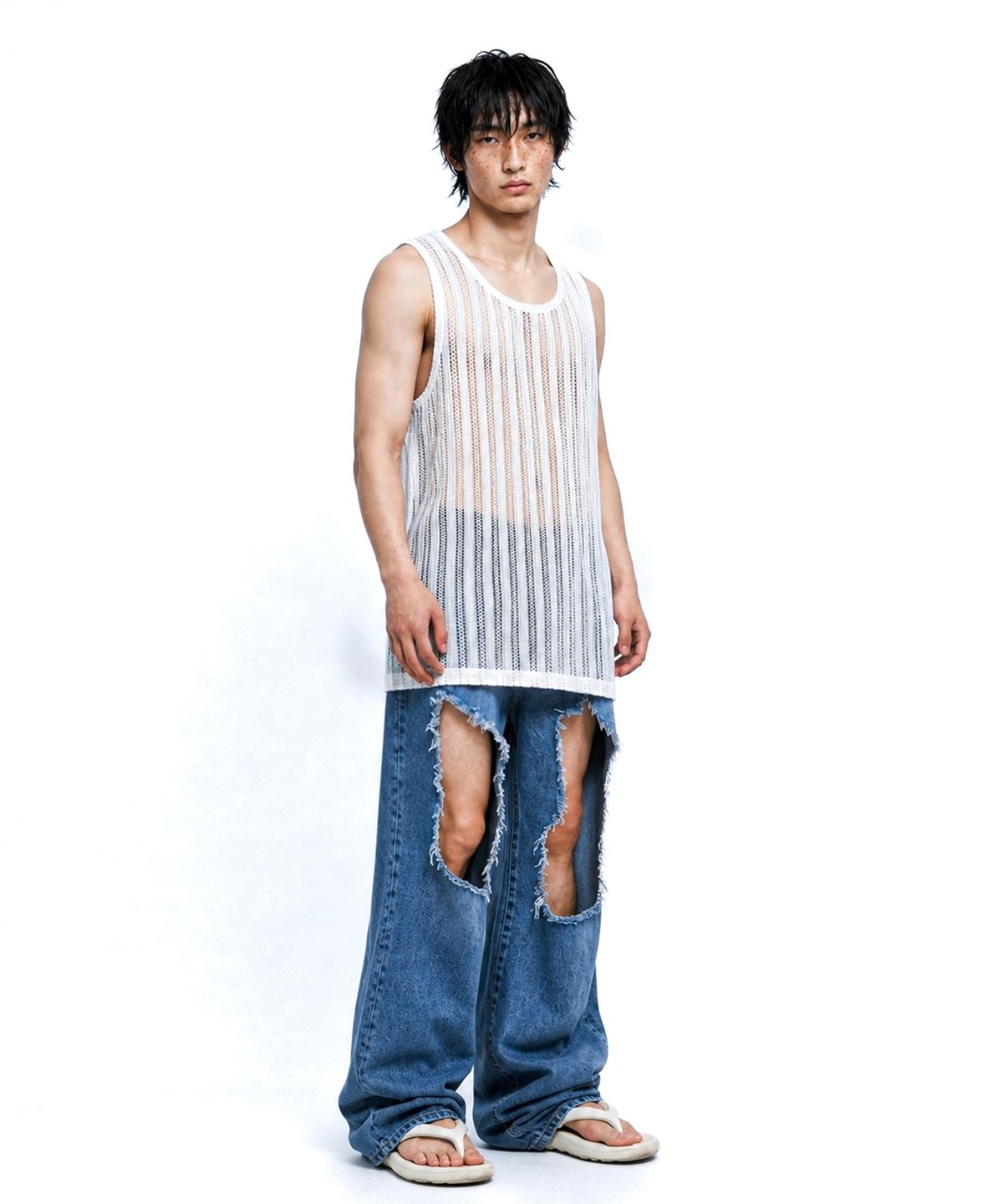 씨웨어 바이 더 지니어스(C WEAR BY THE GENIUS) 시스루 크래프트 니트 슬리브리스 화이트