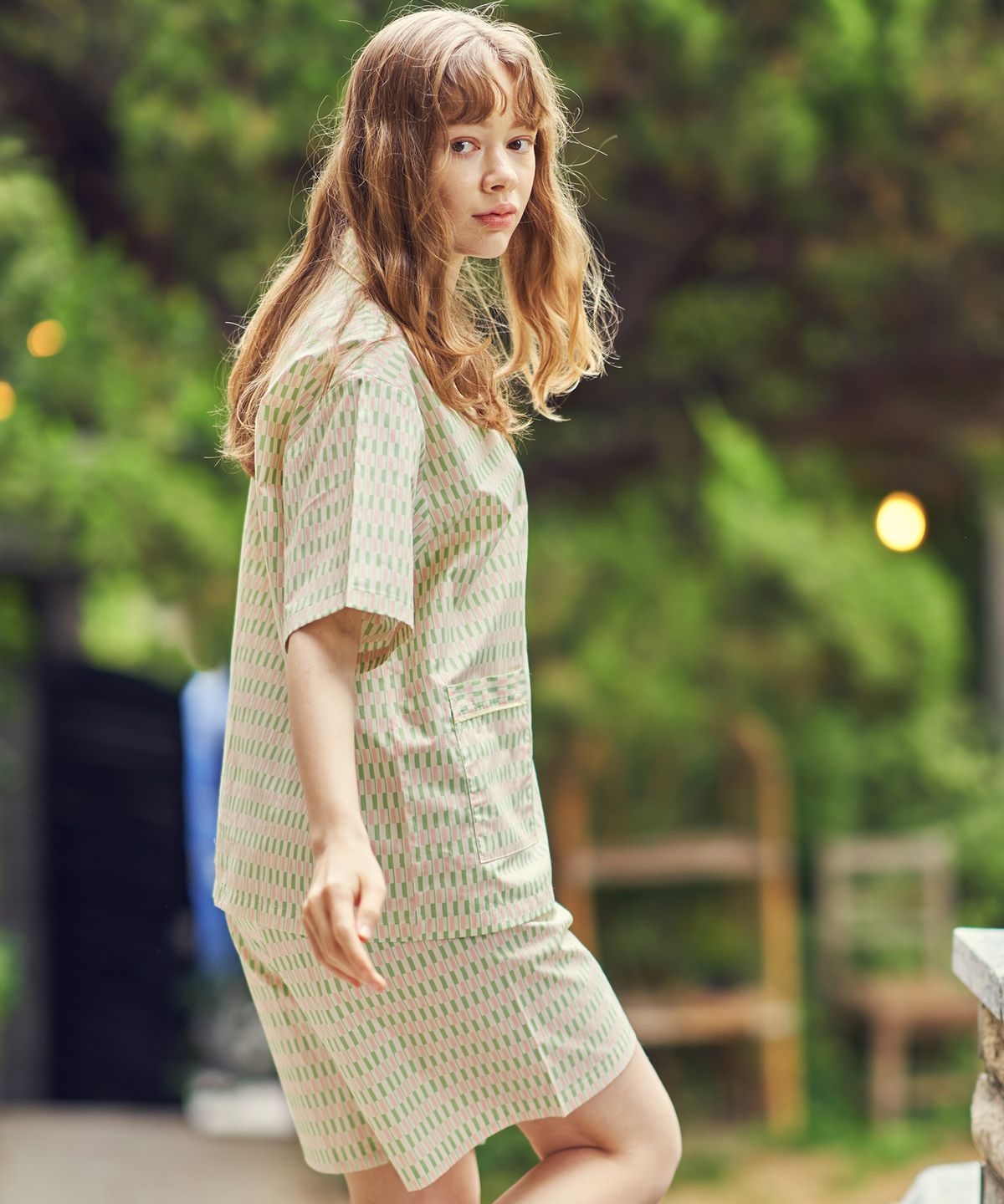 이루시다(IRUSIDA) 모노 스트라이프 반팔 세트 커플 잠옷