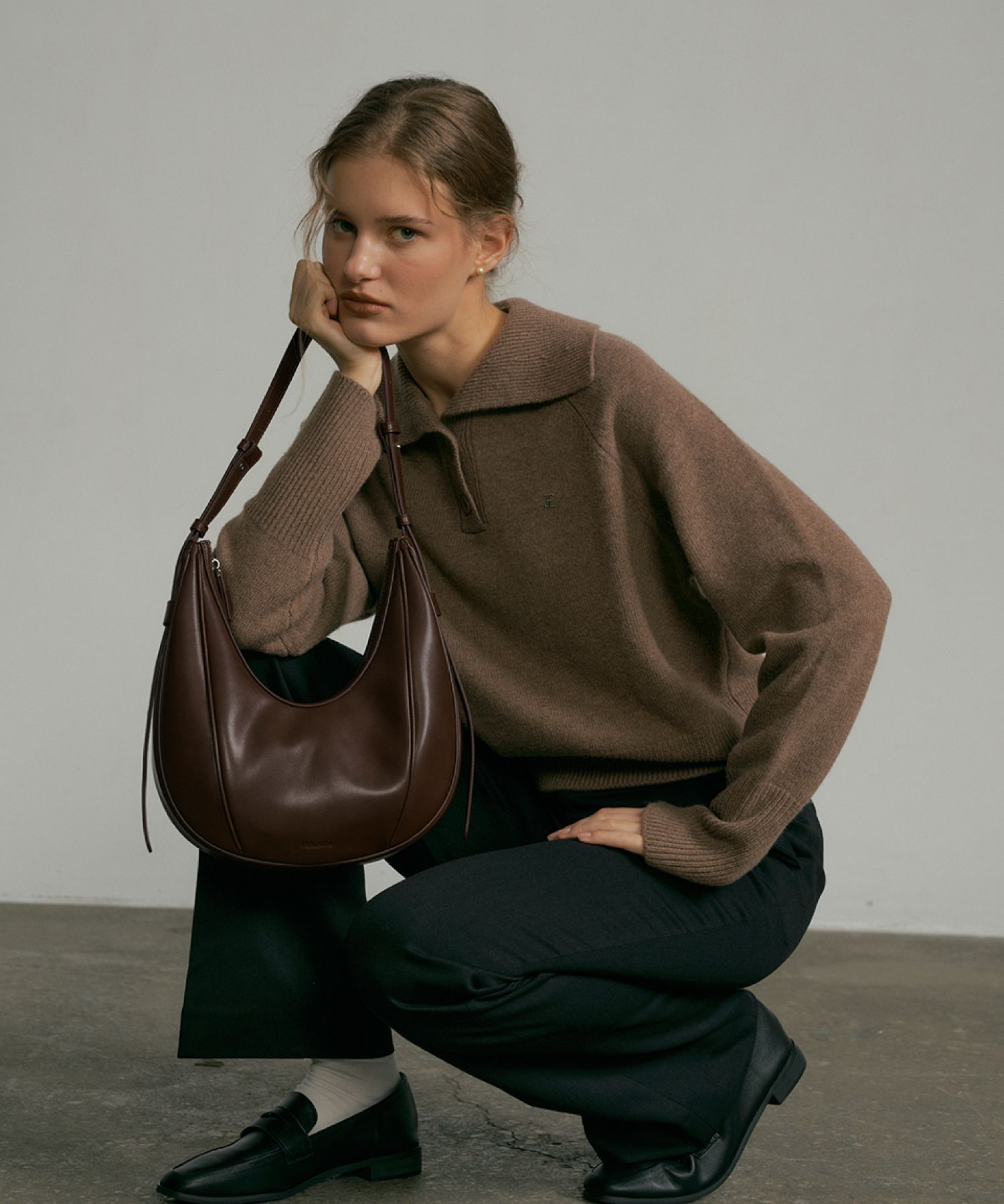 MUSINSA | FOLNUA OVAL BAG - VINTAGE [2COLOR]
