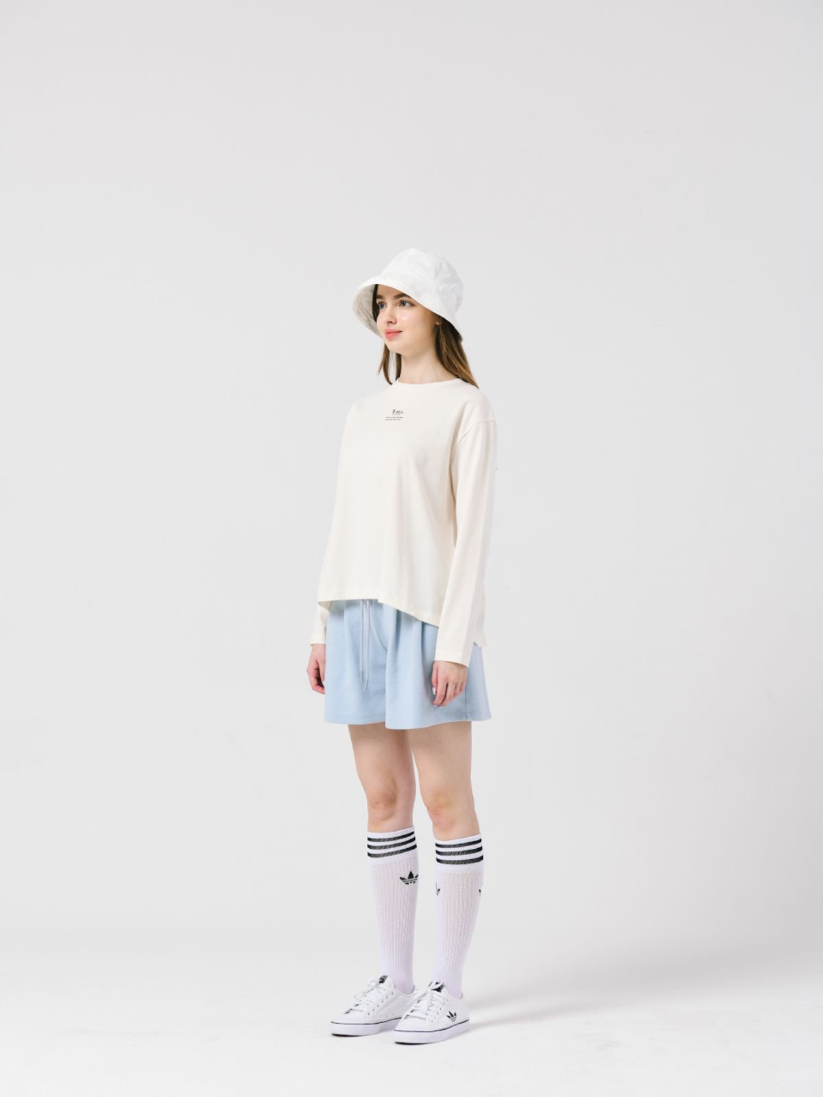 로드로아르(LORDLOAR) 로로 프린팅 베이직 긴팔 티셔츠 IVORY