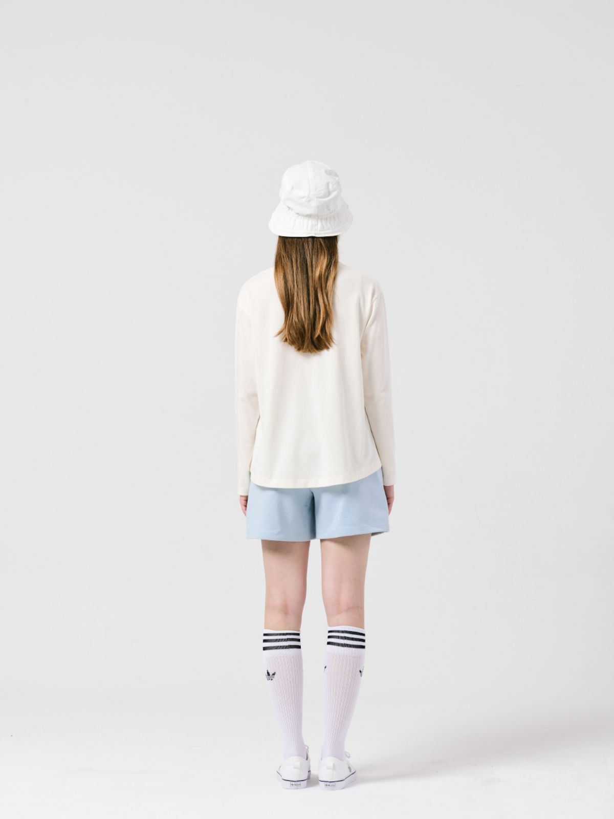 로드로아르(LORDLOAR) 로로 프린팅 베이직 긴팔 티셔츠 IVORY