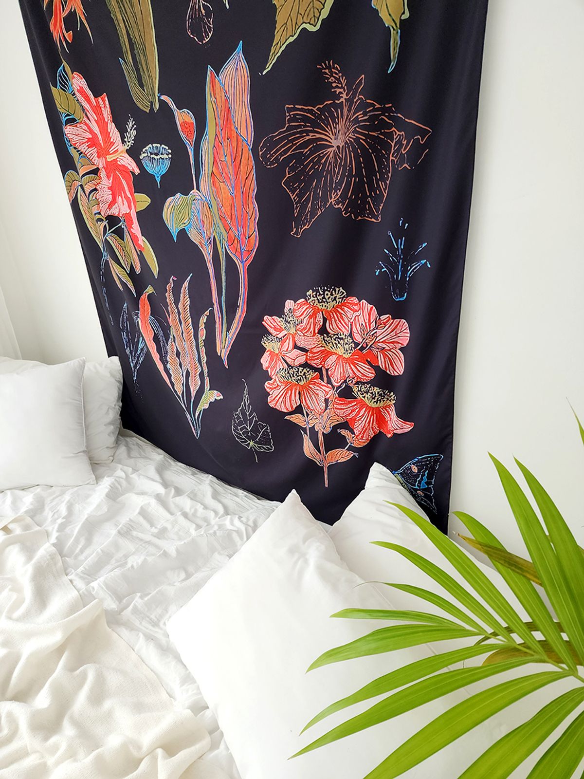 블랑쉬하우스(BLANCHE HOUSE) 블랙 플라워 벽걸이 패브릭 포스터 150x210